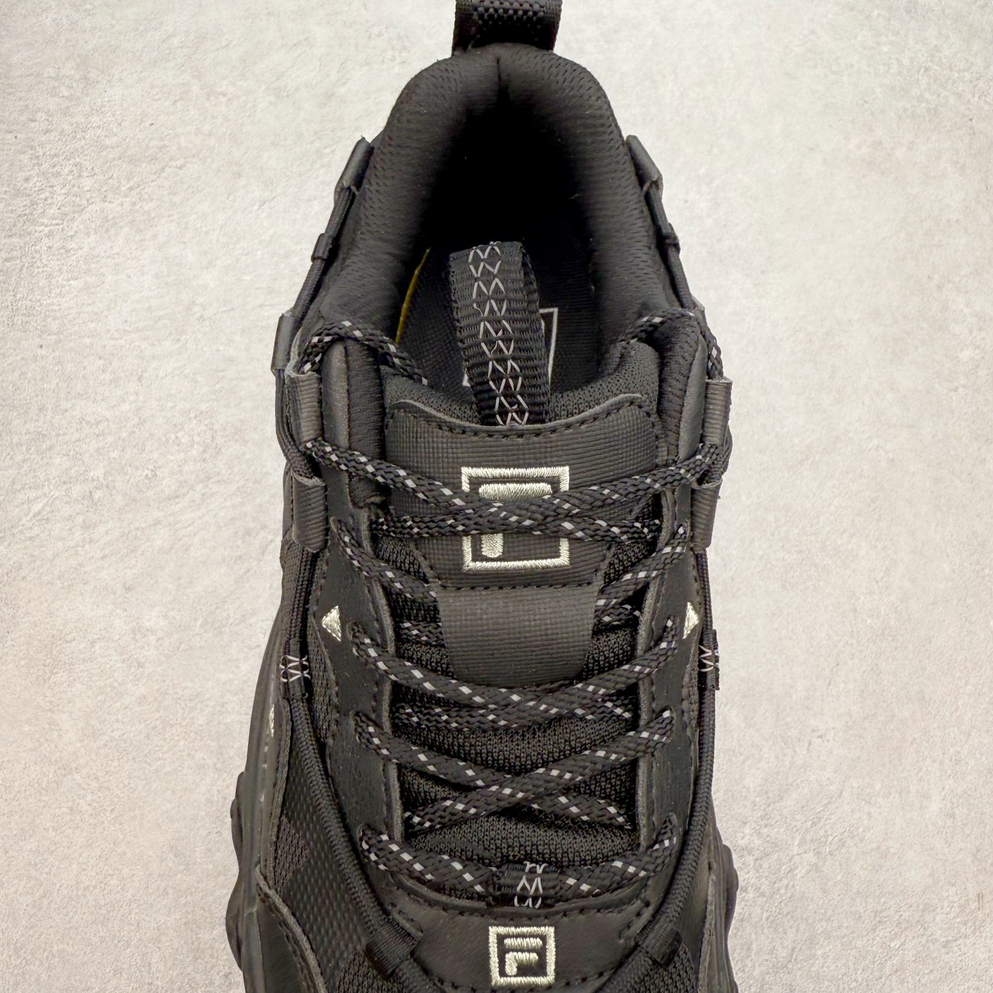 图片[5]-＃DT FILA FLUID 5 斐乐猫爪五代百搭低帮复古老爹风潮流休闲运动慢跑鞋 自老爹鞋开始流行于街头 FILA 陆续带回了一些老鞋 同时推出了诸多新鞋型 此番 FILA 为旗下 Ravagement 新增几款配色 将丰富的色彩组合起来 并搭配上繁复的鞋面结构 重新演绎了这双山系老爹鞋 尺码：35 36 36.5 37.5 38 38.5 39 40 40.5 41 42 42.5 43 44 44.5 45-选品中心