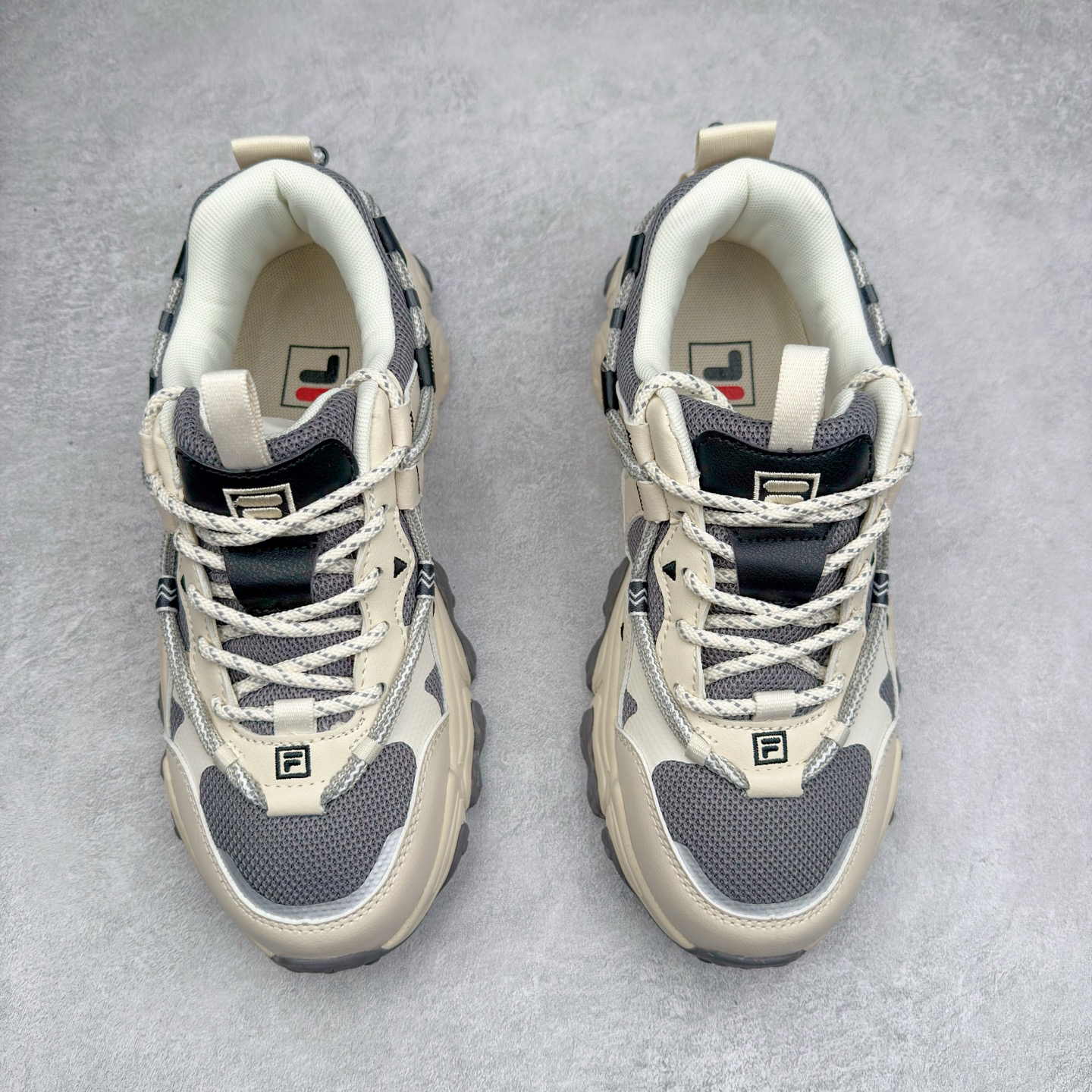 图片[2]-＃DT FILA FLUID 5 斐乐猫爪五代百搭低帮复古老爹风潮流休闲运动慢跑鞋 自老爹鞋开始流行于街头 FILA 陆续带回了一些老鞋 同时推出了诸多新鞋型 此番 FILA 为旗下 Ravagement 新增几款配色 将丰富的色彩组合起来 并搭配上繁复的鞋面结构 重新演绎了这双山系老爹鞋 尺码：35 36 36.5 37.5 38 38.5 39 40 40.5 41 42 42.5 43 44 44.5 45-选品中心