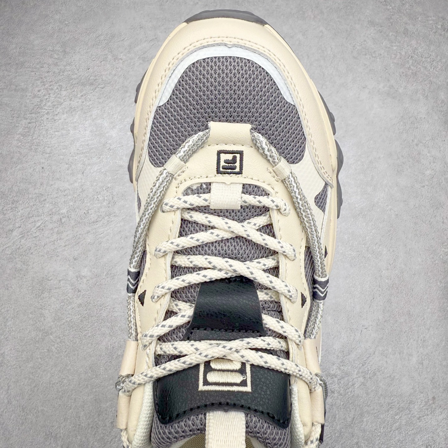 图片[4]-＃DT FILA FLUID 5 斐乐猫爪五代百搭低帮复古老爹风潮流休闲运动慢跑鞋 自老爹鞋开始流行于街头 FILA 陆续带回了一些老鞋 同时推出了诸多新鞋型 此番 FILA 为旗下 Ravagement 新增几款配色 将丰富的色彩组合起来 并搭配上繁复的鞋面结构 重新演绎了这双山系老爹鞋 尺码：35 36 36.5 37.5 38 38.5 39 40 40.5 41 42 42.5 43 44 44.5 45-选品中心