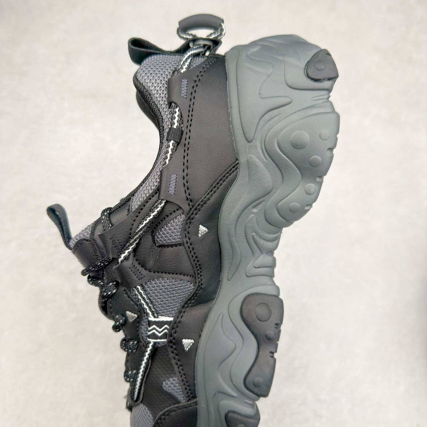 图片[7]-＃DT FILA FLUID 5 斐乐猫爪五代百搭低帮复古老爹风潮流休闲运动慢跑鞋 自老爹鞋开始流行于街头 FILA 陆续带回了一些老鞋 同时推出了诸多新鞋型 此番 FILA 为旗下 Ravagement 新增几款配色 将丰富的色彩组合起来 并搭配上繁复的鞋面结构 重新演绎了这双山系老爹鞋 尺码：35 36 36.5 37.5 38 38.5 39 40 40.5 41 42 42.5 43 44 44.5 45-选品中心