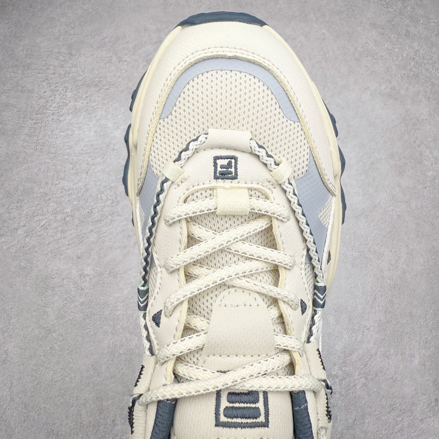 图片[4]-＃DT FILA FLUID 5 斐乐猫爪五代百搭低帮复古老爹风潮流休闲运动慢跑鞋 自老爹鞋开始流行于街头 FILA 陆续带回了一些老鞋 同时推出了诸多新鞋型 此番 FILA 为旗下 Ravagement 新增几款配色 将丰富的色彩组合起来 并搭配上繁复的鞋面结构 重新演绎了这双山系老爹鞋 尺码：35 36 36.5 37.5 38 38.5 39 40 40.5 41 42 42.5 43 44 44.5 45-选品中心