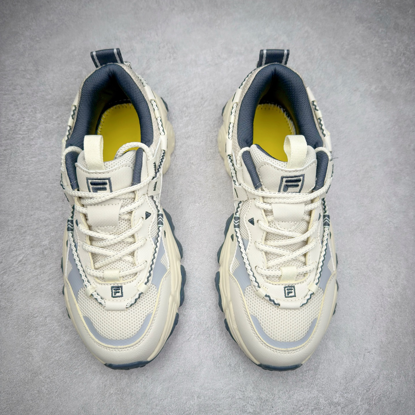 图片[2]-＃DT FILA FLUID 5 斐乐猫爪五代百搭低帮复古老爹风潮流休闲运动慢跑鞋 自老爹鞋开始流行于街头 FILA 陆续带回了一些老鞋 同时推出了诸多新鞋型 此番 FILA 为旗下 Ravagement 新增几款配色 将丰富的色彩组合起来 并搭配上繁复的鞋面结构 重新演绎了这双山系老爹鞋 尺码：35 36 36.5 37.5 38 38.5 39 40 40.5 41 42 42.5 43 44 44.5 45-选品中心