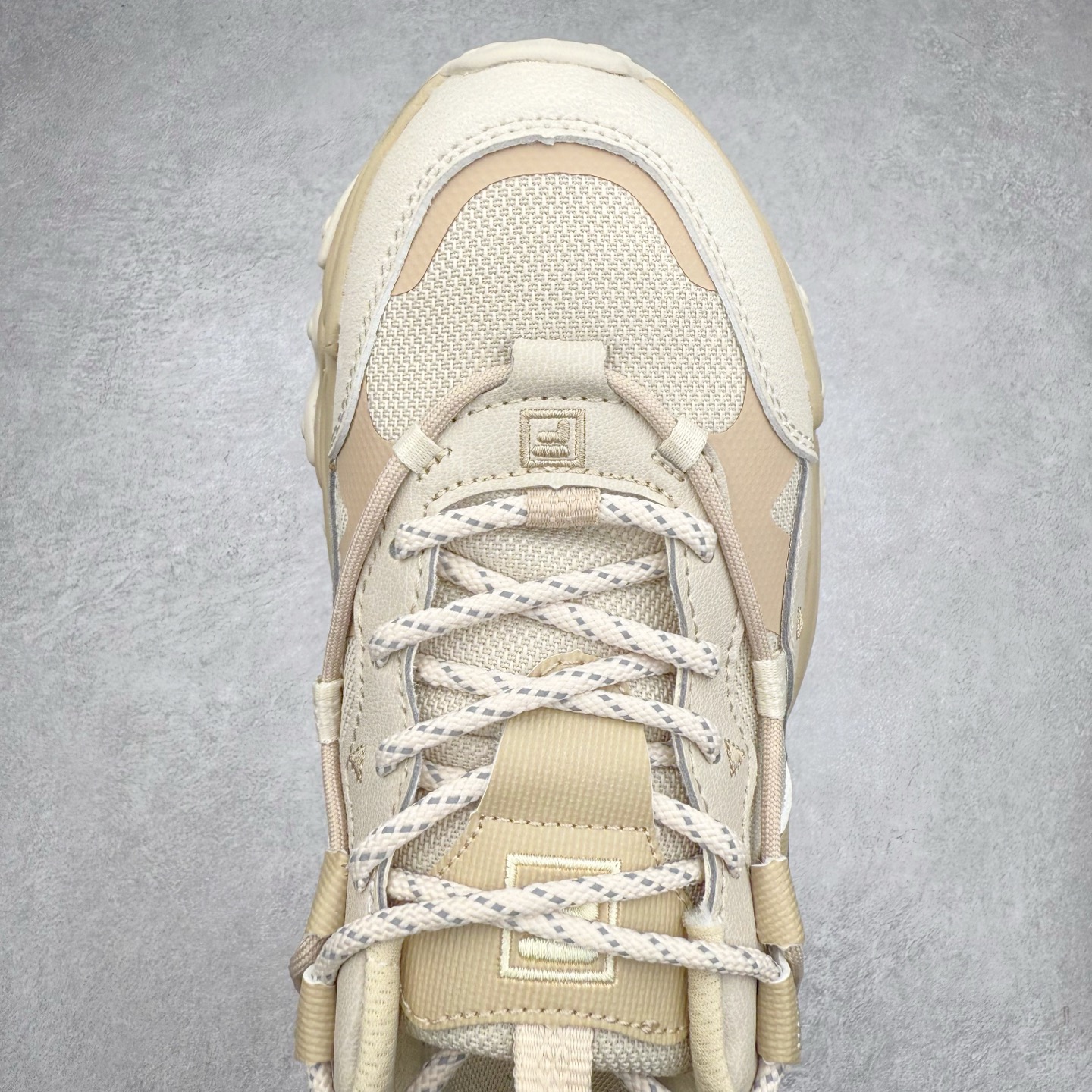 图片[4]-＃DT FILA FLUID 5 斐乐猫爪五代百搭低帮复古老爹风潮流休闲运动慢跑鞋 自老爹鞋开始流行于街头 FILA 陆续带回了一些老鞋 同时推出了诸多新鞋型 此番 FILA 为旗下 Ravagement 新增几款配色 将丰富的色彩组合起来 并搭配上繁复的鞋面结构 重新演绎了这双山系老爹鞋 尺码：35 36 36.5 37.5 38 38.5 39 40 40.5 41 42 42.5 43 44 44.5 45-选品中心