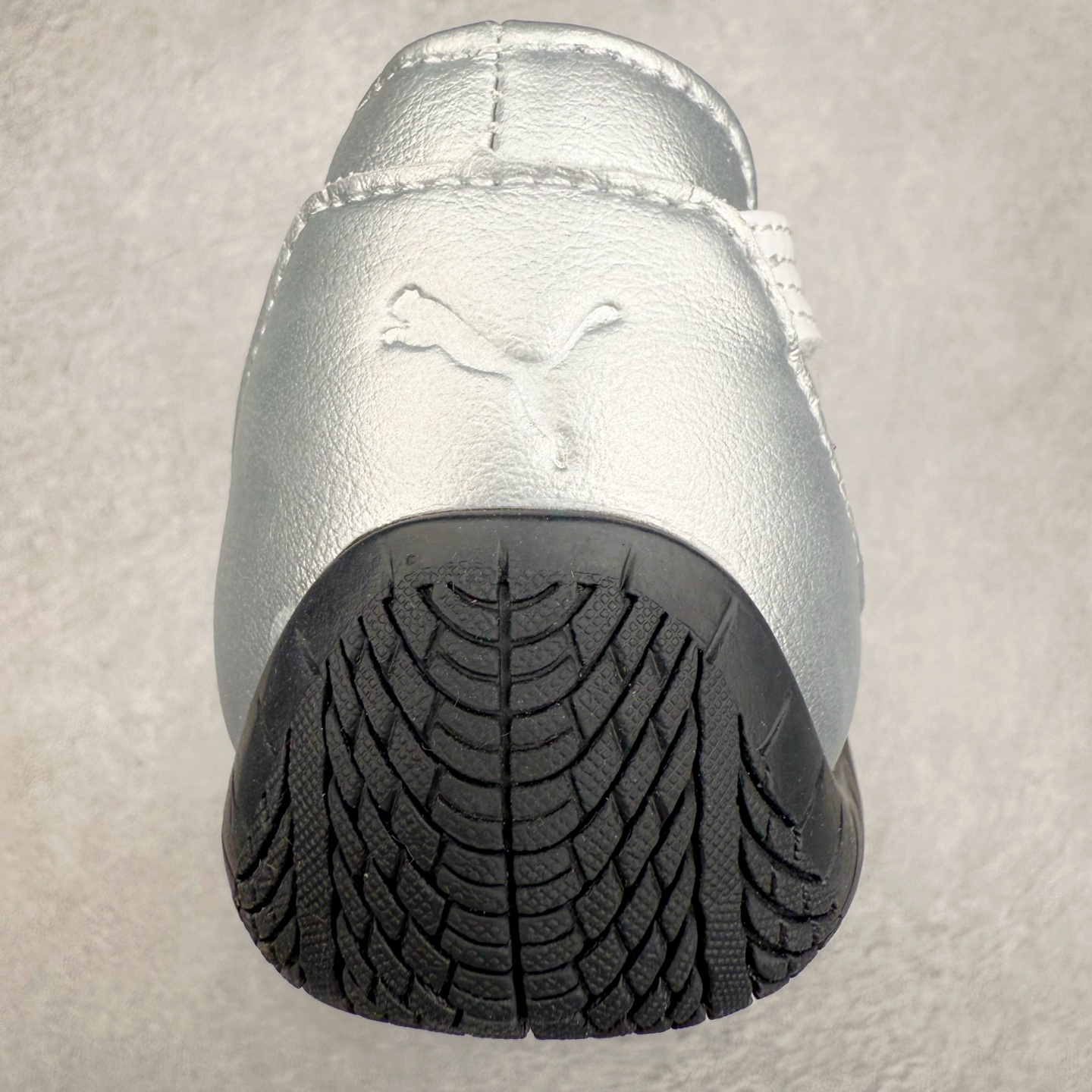 图片[8]-＃DT PUMA Speedcat Ballerina 彪马柔软舒适防滑耐磨低帮生活休闲鞋芭蕾舞鞋单鞋玛丽珍鞋 这次，PUMA决定再对Speedcat来一次创新，以芭蕾舞鞋为灵感，将芭蕾舞鞋的灵动与轻盈感与赛车鞋融为一体，带来极具个性的全新鞋款Speedcat Ballerina。Speedcat Ballerina由Speedcat去除鞋舌、鞋带以及部分鞋侧位打造而成，鞋带部分被改为如同芭蕾鞋般的交叉弹性带，PUMA的标志依旧设计于鞋侧旁，整个鞋款外观变得更加优雅。Speedcat Ballerina 还汲取了赛车鞋的抓地设计，配备经典橡胶大底。尺码：36 37 37.5 38 38.5 39 40 40.5 41-选品中心