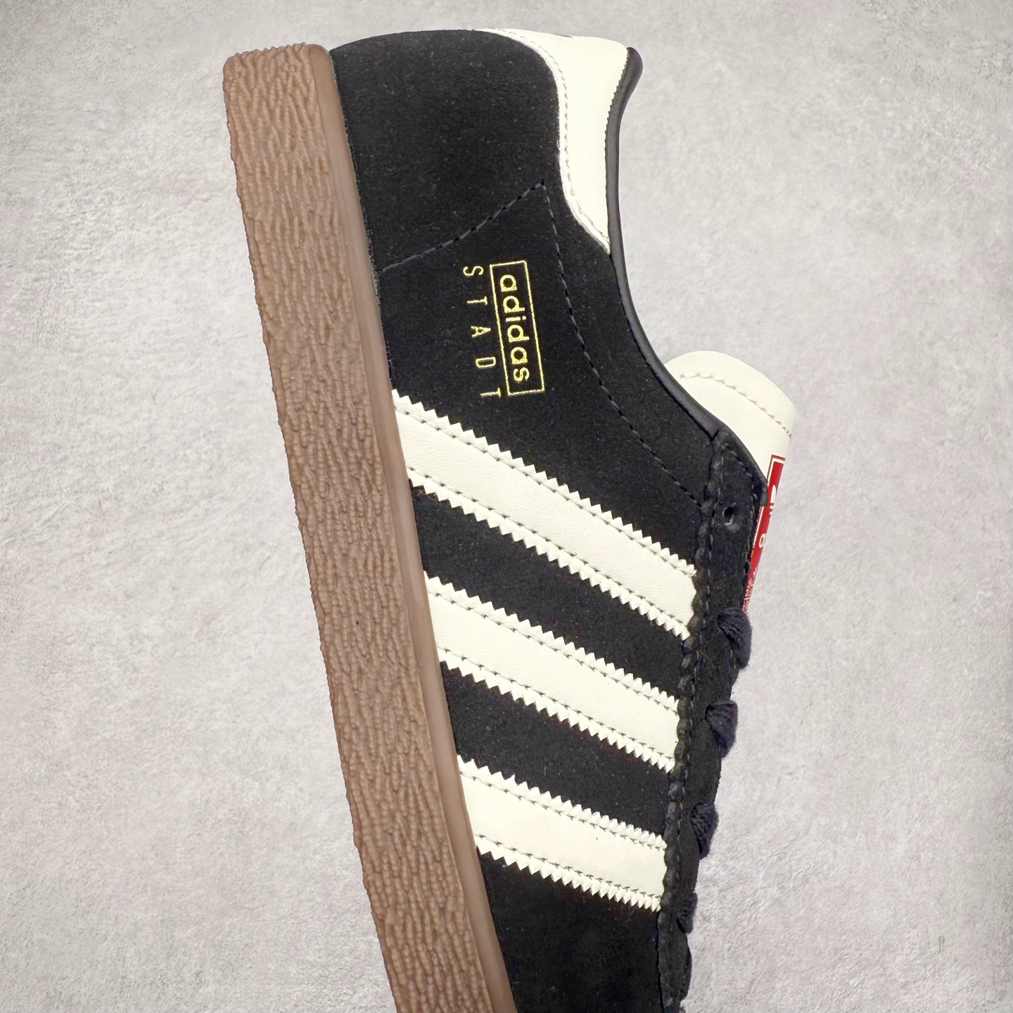 图片[6]-AD Originals Stadt 潮流防滑耐磨低帮板鞋 实拍调校N版已经零色差零失真 百分百还原实物色彩所见即所得 不存在货不对板色差等低级问题 选购参考实物拍摄 不混卖不参货 只用心做好货严格选品 承诺混一赔十 尺码：36 36.5 37.5 38 38.5 39 40 40.5 41 42 42.5 43 44 44.5 45-选品中心