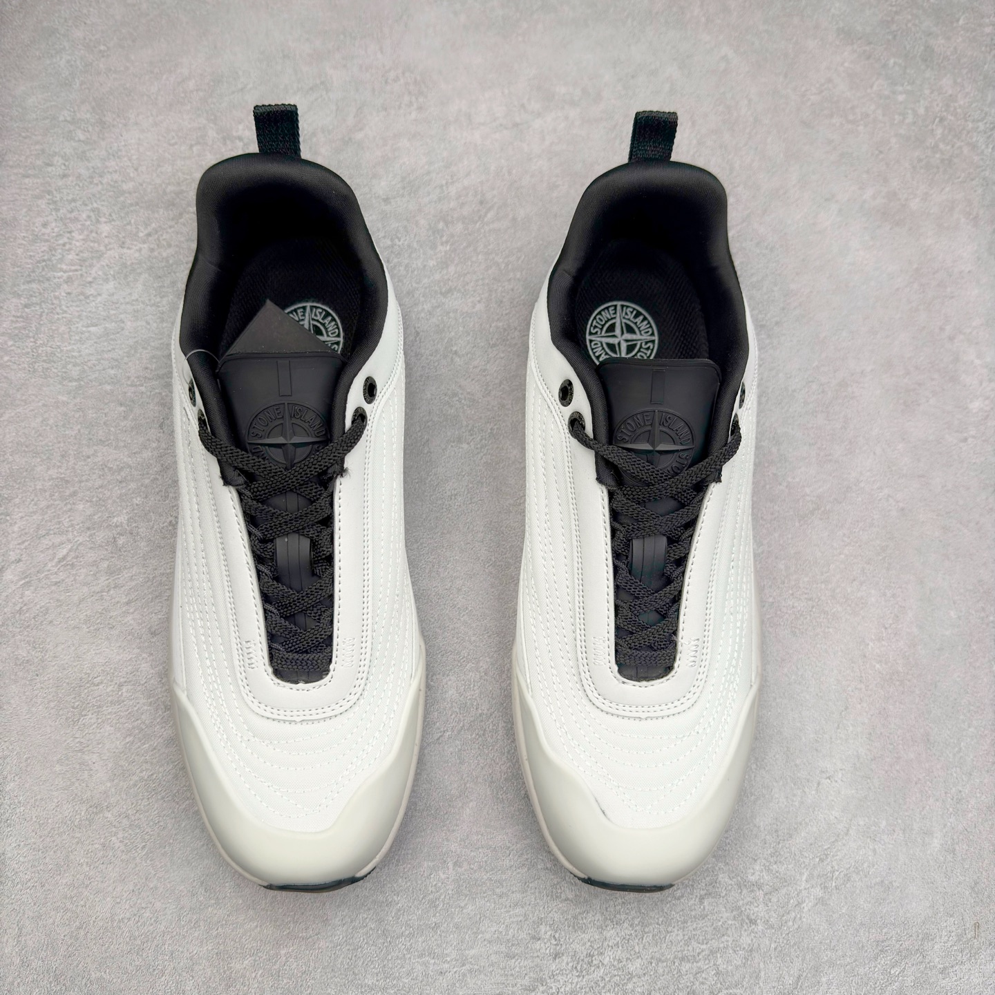 图片[2]-Stone Island Grime Panelled 石头岛黑褐色舒适时尚低帮生活休闲鞋 石头岛作不仅是科技面料和织物染色典范并加入了创新机能美学，兼顾功能性与时尚感，颠覆传统休闲服饰的想象。尺码：36 37 37.5 38 38.5 39 39.5 40 40.5 41.5 42 42.5 43 44 44.5 45-选品中心