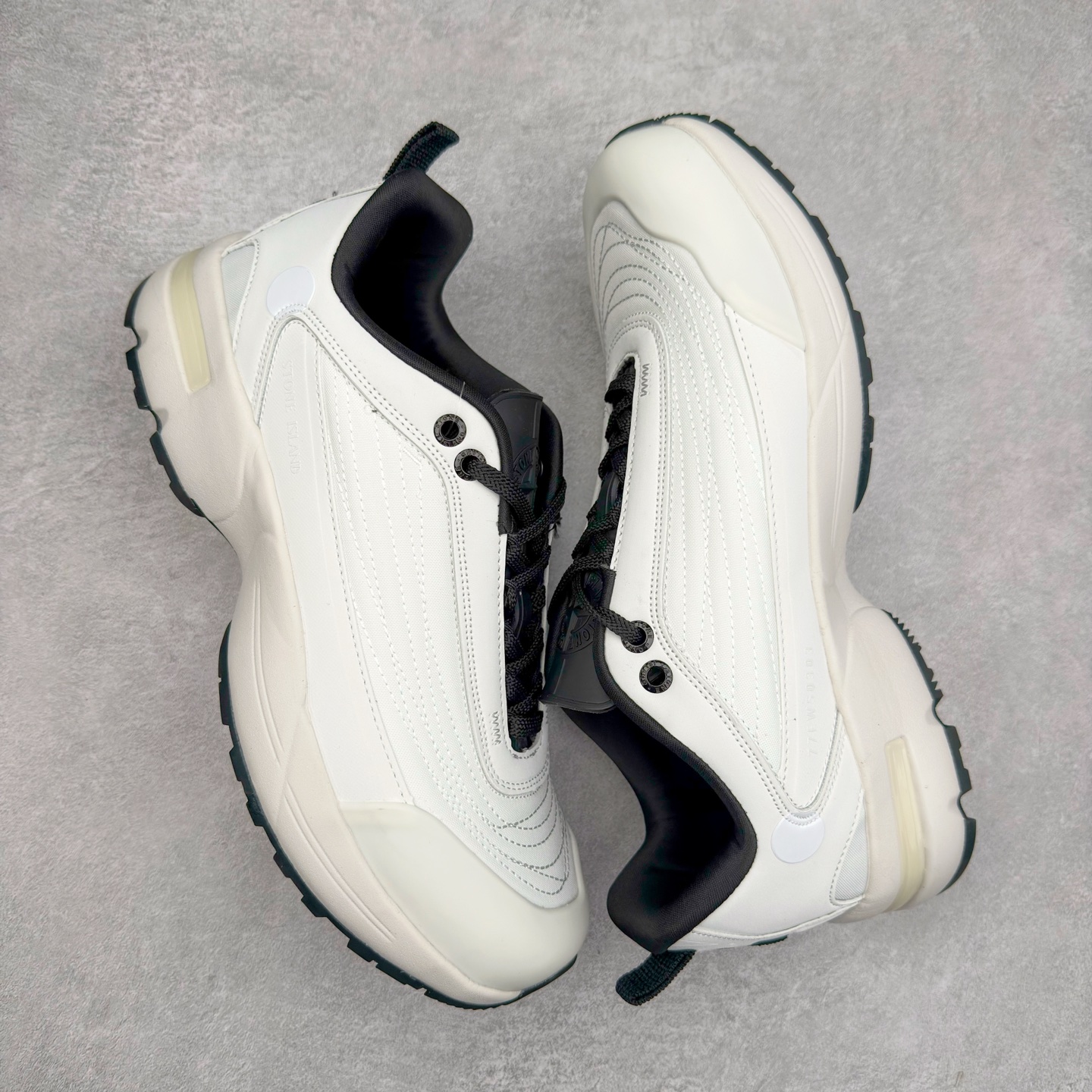 图片[3]-Stone Island Grime Panelled 石头岛黑褐色舒适时尚低帮生活休闲鞋 石头岛作不仅是科技面料和织物染色典范并加入了创新机能美学，兼顾功能性与时尚感，颠覆传统休闲服饰的想象。尺码：36 37 37.5 38 38.5 39 39.5 40 40.5 41.5 42 42.5 43 44 44.5 45-选品中心