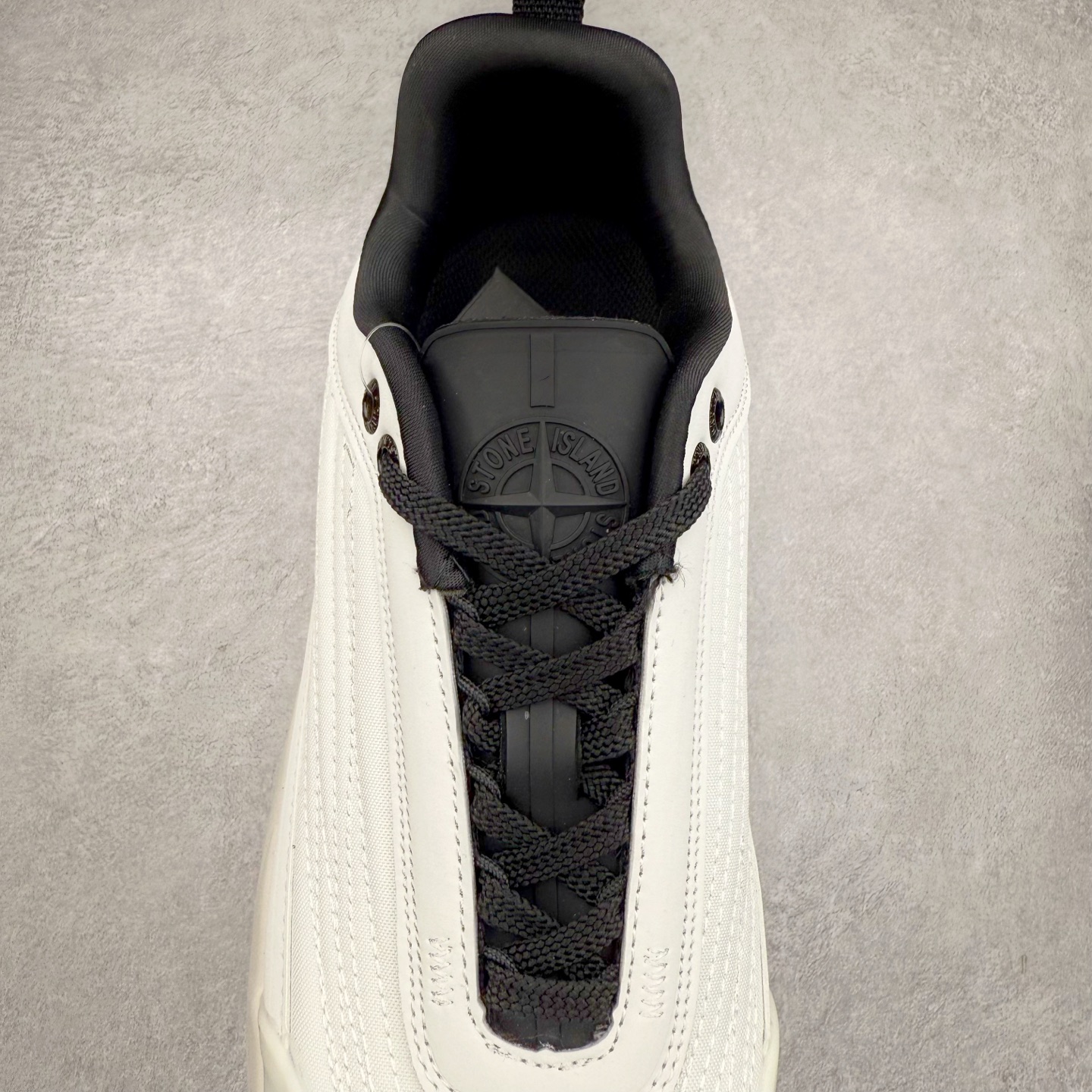 图片[5]-Stone Island Grime Panelled 石头岛黑褐色舒适时尚低帮生活休闲鞋 石头岛作不仅是科技面料和织物染色典范并加入了创新机能美学，兼顾功能性与时尚感，颠覆传统休闲服饰的想象。尺码：36 37 37.5 38 38.5 39 39.5 40 40.5 41.5 42 42.5 43 44 44.5 45-选品中心