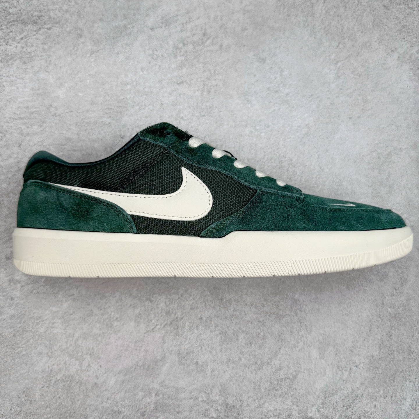 NK SB Force 58 空军58系列低帮休闲运动滑板板鞋 DV5477-301 鞋面由帆布和麂皮拼接 层次感丰富 搭配硫化外底 耐磨耐穿 鞋舌及中底后跟处饰有SB Logo 表明鞋款身份 采用包边设计 经久耐穿 硫化结构则有效提升灵活性 穿上这款全新推出的创意力作 助你耀动街头 尺码：36 36.5 37.5 38 38.5 39 40 40.5 41 42 42.5 43 44 45-选品中心