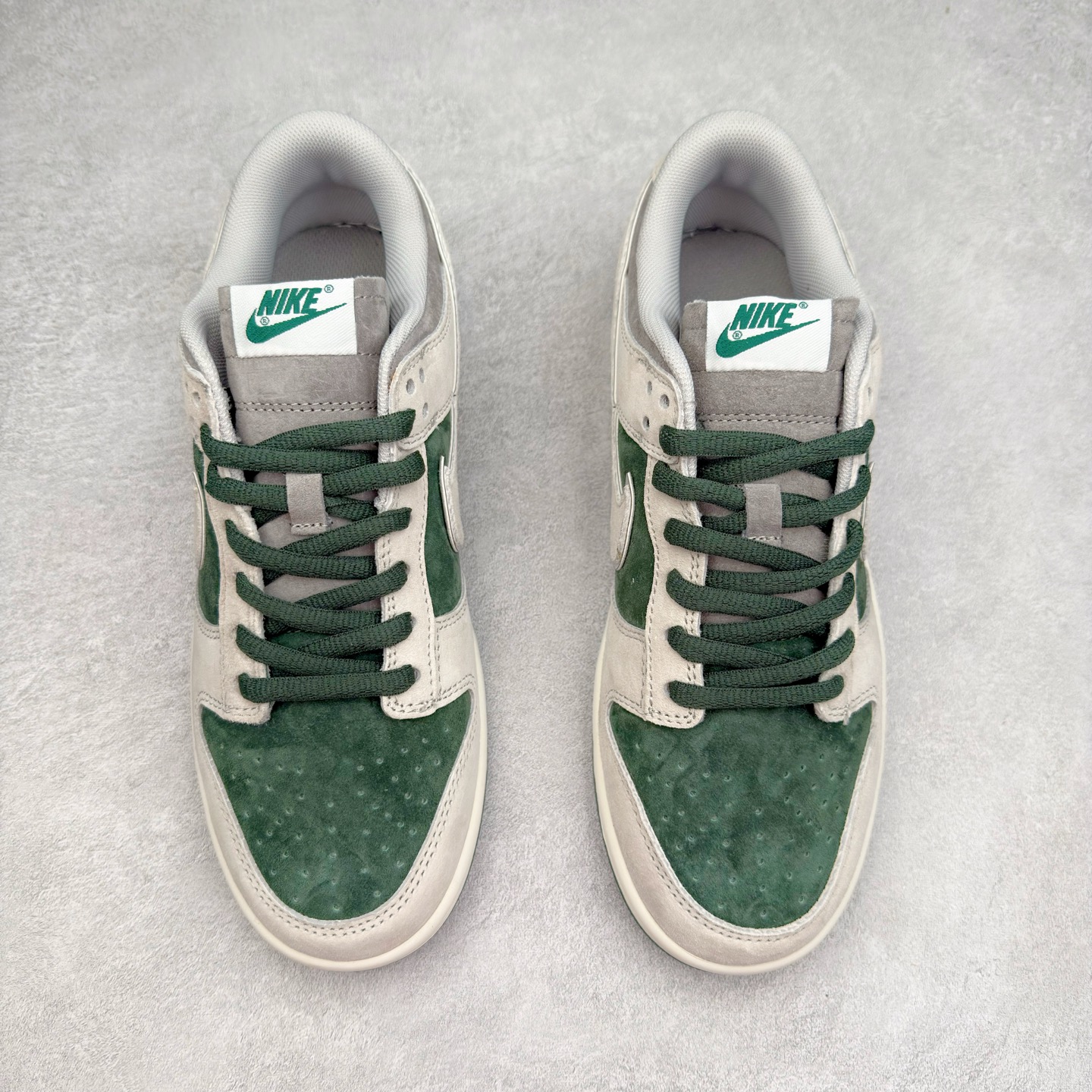 图片[2]-＃纯原特价福利 NK SB Dunk Low 系列 注意价格再次下调 之前3XX的东西 白菜价终极捡漏 全套原楦原模倾力打造完美版型 原厂Sadesa D7 皮料 细纹排气孔完全一致 独家原厂航空铝磨具打磨大底 鞋头坡度极致还原 无解鞋型 原盒原配 圈内天花板工艺 原厂冲刀 超高清洁度 全鞋零毛边皮料切割 采用原厂百宏鞋带以及原厂百宏织唛舌标 内标可供原厂几率过验 原厂中底布点胶 原厂中底布拉帮走线遵循公司 实拍调校N版已经零色差零失真 百分百还原实物色彩所见即所得 不存在货不对板色差等低级问题 选购参考实物拍摄 不混卖不参货 只用心做好货严格选品 承诺混一赔十 尺码：35.5 36 36.5 37.5 38 38.5 39 40 40.5 41 42 42.5 43 44 44.5 45 46-选品中心