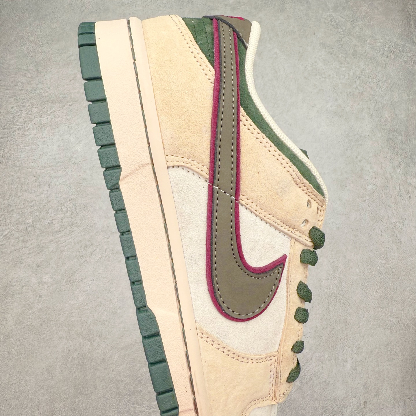 图片[6]-＃纯原特价福利 NK SB Dunk Low 系列 注意价格再次下调 之前3XX的东西 白菜价终极捡漏 全套原楦原模倾力打造完美版型 原厂Sadesa D7 皮料 细纹排气孔完全一致 独家原厂航空铝磨具打磨大底 鞋头坡度极致还原 无解鞋型 原盒原配 圈内天花板工艺 原厂冲刀 超高清洁度 全鞋零毛边皮料切割 采用原厂百宏鞋带以及原厂百宏织唛舌标 内标可供原厂几率过验 原厂中底布点胶 原厂中底布拉帮走线遵循公司 实拍调校N版已经零色差零失真 百分百还原实物色彩所见即所得 不存在货不对板色差等低级问题 选购参考实物拍摄 不混卖不参货 只用心做好货严格选品 承诺混一赔十 尺码：35.5 36 36.5 37.5 38 38.5 39 40 40.5 41 42 42.5 43 44 44.5 45 46-选品中心