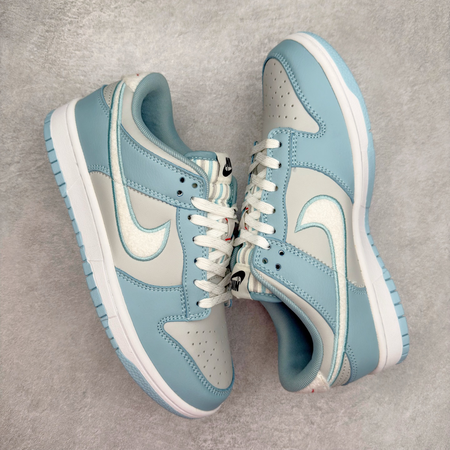 图片[3]-＃纯原特价福利 NK SB Dunk Low 系列 注意价格再次下调 之前3XX的东西 白菜价终极捡漏 全套原楦原模倾力打造完美版型 原厂Sadesa D7 皮料 细纹排气孔完全一致 独家原厂航空铝磨具打磨大底 鞋头坡度极致还原 无解鞋型 原盒原配 圈内天花板工艺 原厂冲刀 超高清洁度 全鞋零毛边皮料切割 采用原厂百宏鞋带以及原厂百宏织唛舌标 内标可供原厂几率过验 原厂中底布点胶 原厂中底布拉帮走线遵循公司 实拍调校N版已经零色差零失真 百分百还原实物色彩所见即所得 不存在货不对板色差等低级问题 选购参考实物拍摄 不混卖不参货 只用心做好货严格选品 承诺混一赔十 尺码：35.5 36 36.5 37.5 38 38.5 39 40 40.5 41 42 42.5 43 44 44.5 45 46-选品中心