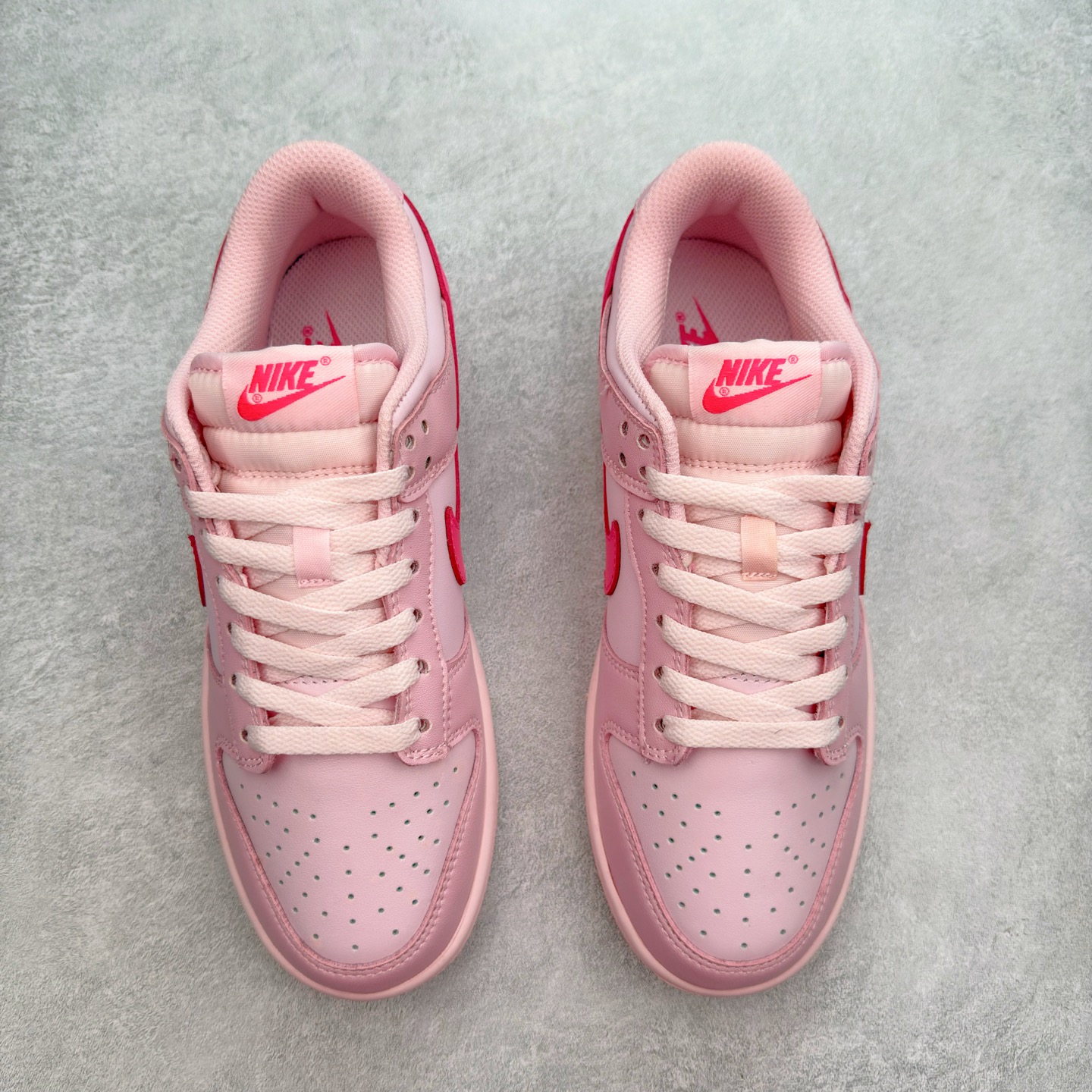 图片[2]-＃纯原特价福利 NK SB Dunk Low 系列 注意价格再次下调 之前3XX的东西 白菜价终极捡漏 全套原楦原模倾力打造完美版型 原厂Sadesa D7 皮料 细纹排气孔完全一致 独家原厂航空铝磨具打磨大底 鞋头坡度极致还原 无解鞋型 原盒原配 圈内天花板工艺 原厂冲刀 超高清洁度 全鞋零毛边皮料切割 采用原厂百宏鞋带以及原厂百宏织唛舌标 内标可供原厂几率过验 原厂中底布点胶 原厂中底布拉帮走线遵循公司 实拍调校N版已经零色差零失真 百分百还原实物色彩所见即所得 不存在货不对板色差等低级问题 选购参考实物拍摄 不混卖不参货 只用心做好货严格选品 承诺混一赔十 尺码：35.5 36 36.5 37.5 38 38.5 39 40 40.5 41 42 42.5 43 44 44.5 45 46-选品中心