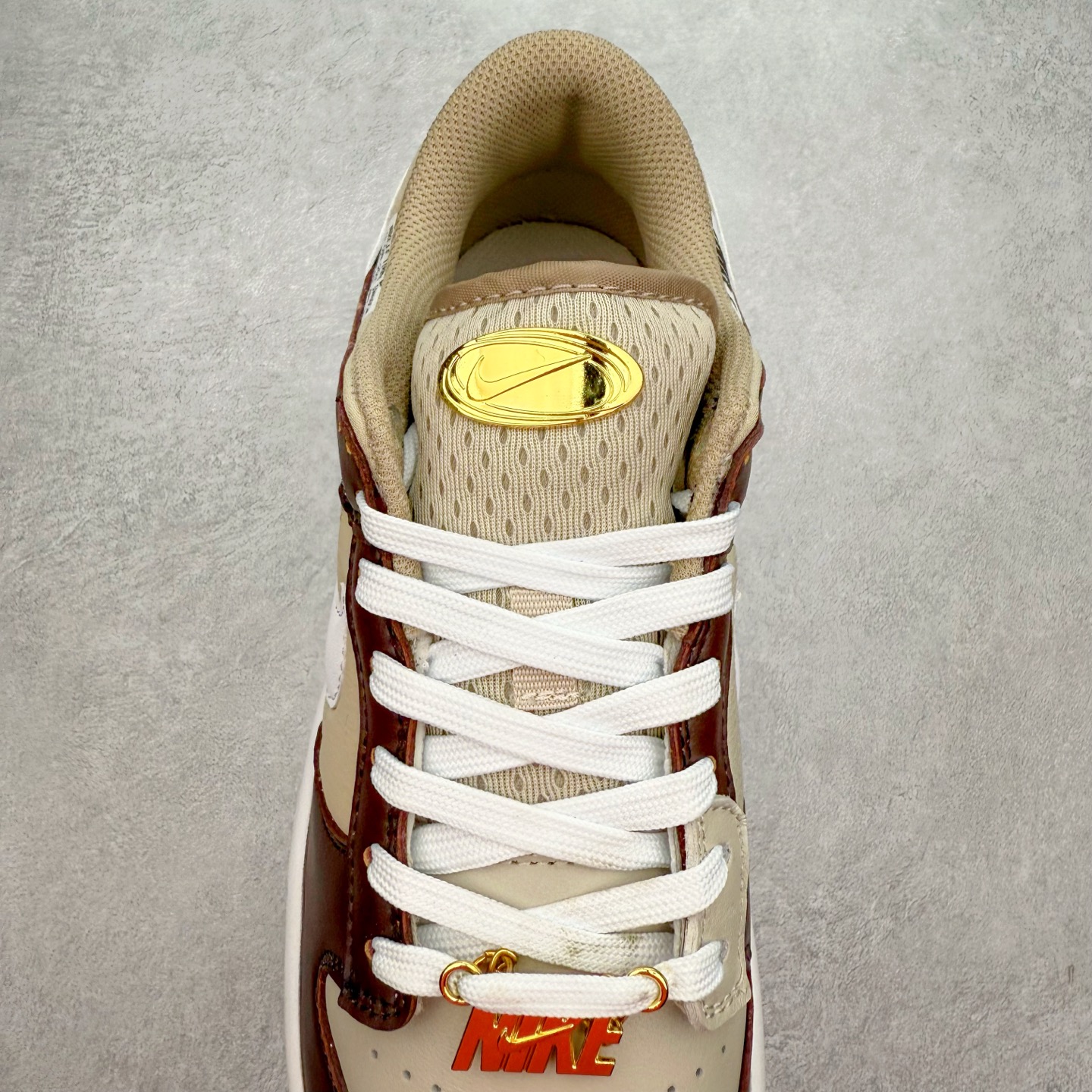 图片[5]-＃纯原特价福利 NK SB Dunk Low 系列 注意价格再次下调 之前3XX的东西 白菜价终极捡漏 全套原楦原模倾力打造完美版型 原厂Sadesa D7 皮料 细纹排气孔完全一致 独家原厂航空铝磨具打磨大底 鞋头坡度极致还原 无解鞋型 原盒原配 圈内天花板工艺 原厂冲刀 超高清洁度 全鞋零毛边皮料切割 采用原厂百宏鞋带以及原厂百宏织唛舌标 内标可供原厂几率过验 原厂中底布点胶 原厂中底布拉帮走线遵循公司 实拍调校N版已经零色差零失真 百分百还原实物色彩所见即所得 不存在货不对板色差等低级问题 选购参考实物拍摄 不混卖不参货 只用心做好货严格选品 承诺混一赔十 尺码：35.5 36 36.5 37.5 38 38.5 39 40 40.5 41 42 42.5 43 44 44.5 45 46-选品中心