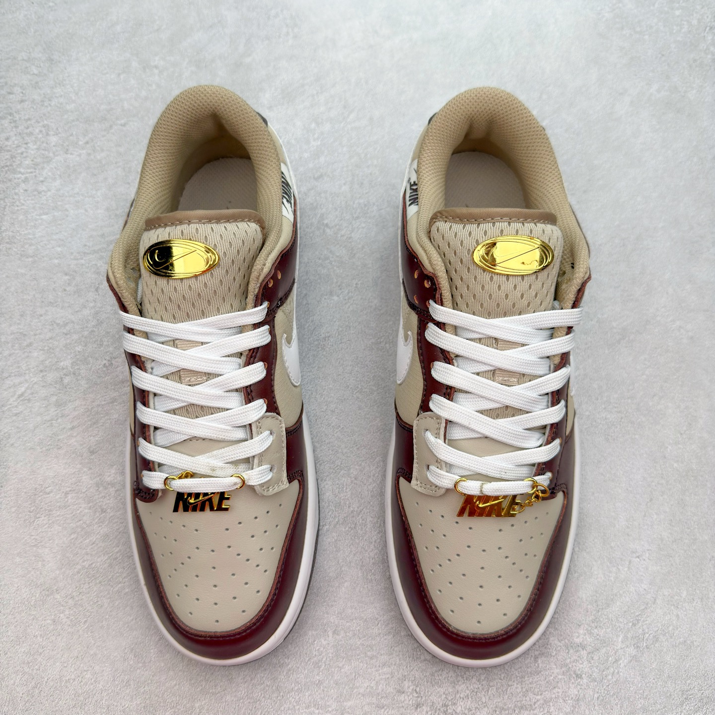 图片[2]-＃纯原特价福利 NK SB Dunk Low 系列 注意价格再次下调 之前3XX的东西 白菜价终极捡漏 全套原楦原模倾力打造完美版型 原厂Sadesa D7 皮料 细纹排气孔完全一致 独家原厂航空铝磨具打磨大底 鞋头坡度极致还原 无解鞋型 原盒原配 圈内天花板工艺 原厂冲刀 超高清洁度 全鞋零毛边皮料切割 采用原厂百宏鞋带以及原厂百宏织唛舌标 内标可供原厂几率过验 原厂中底布点胶 原厂中底布拉帮走线遵循公司 实拍调校N版已经零色差零失真 百分百还原实物色彩所见即所得 不存在货不对板色差等低级问题 选购参考实物拍摄 不混卖不参货 只用心做好货严格选品 承诺混一赔十 尺码：35.5 36 36.5 37.5 38 38.5 39 40 40.5 41 42 42.5 43 44 44.5 45 46-选品中心