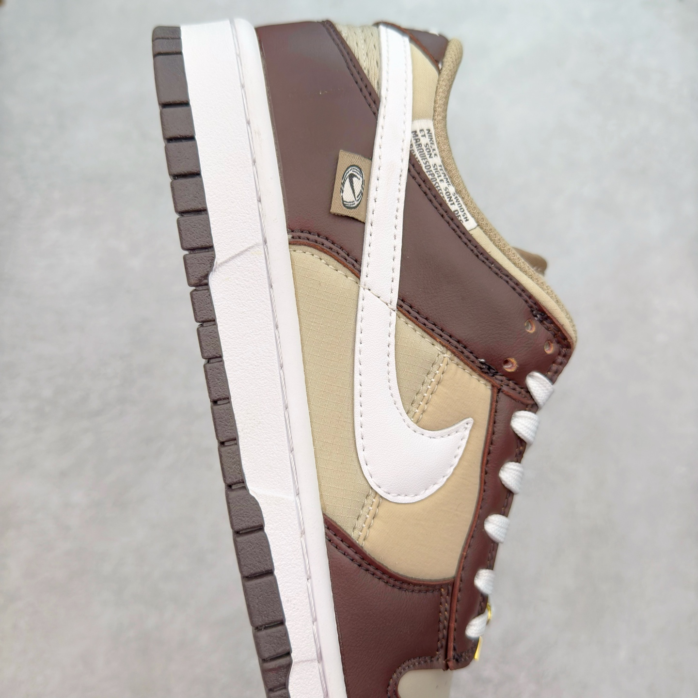 图片[6]-＃纯原特价福利 NK SB Dunk Low 系列 注意价格再次下调 之前3XX的东西 白菜价终极捡漏 全套原楦原模倾力打造完美版型 原厂Sadesa D7 皮料 细纹排气孔完全一致 独家原厂航空铝磨具打磨大底 鞋头坡度极致还原 无解鞋型 原盒原配 圈内天花板工艺 原厂冲刀 超高清洁度 全鞋零毛边皮料切割 采用原厂百宏鞋带以及原厂百宏织唛舌标 内标可供原厂几率过验 原厂中底布点胶 原厂中底布拉帮走线遵循公司 实拍调校N版已经零色差零失真 百分百还原实物色彩所见即所得 不存在货不对板色差等低级问题 选购参考实物拍摄 不混卖不参货 只用心做好货严格选品 承诺混一赔十 尺码：35.5 36 36.5 37.5 38 38.5 39 40 40.5 41 42 42.5 43 44 44.5 45 46-选品中心