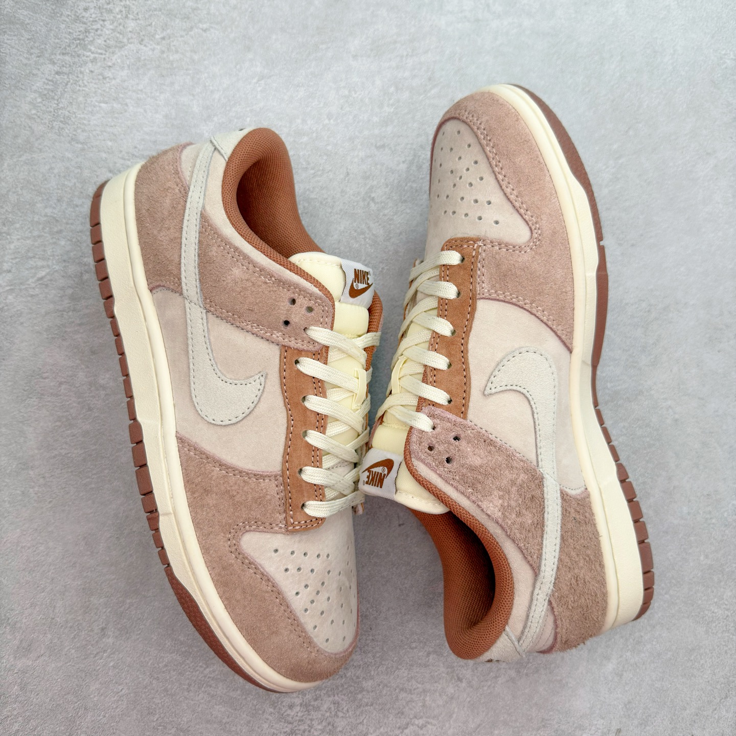 图片[3]-＃纯原特价福利 NK SB Dunk Low 系列 注意价格再次下调 之前3XX的东西 白菜价终极捡漏 全套原楦原模倾力打造完美版型 原厂Sadesa D7 皮料 细纹排气孔完全一致 独家原厂航空铝磨具打磨大底 鞋头坡度极致还原 无解鞋型 原盒原配 圈内天花板工艺 原厂冲刀 超高清洁度 全鞋零毛边皮料切割 采用原厂百宏鞋带以及原厂百宏织唛舌标 内标可供原厂几率过验 原厂中底布点胶 原厂中底布拉帮走线遵循公司 实拍调校N版已经零色差零失真 百分百还原实物色彩所见即所得 不存在货不对板色差等低级问题 选购参考实物拍摄 不混卖不参货 只用心做好货严格选品 承诺混一赔十 尺码：35.5 36 36.5 37.5 38 38.5 39 40 40.5 41 42 42.5 43 44 44.5 45 46-选品中心