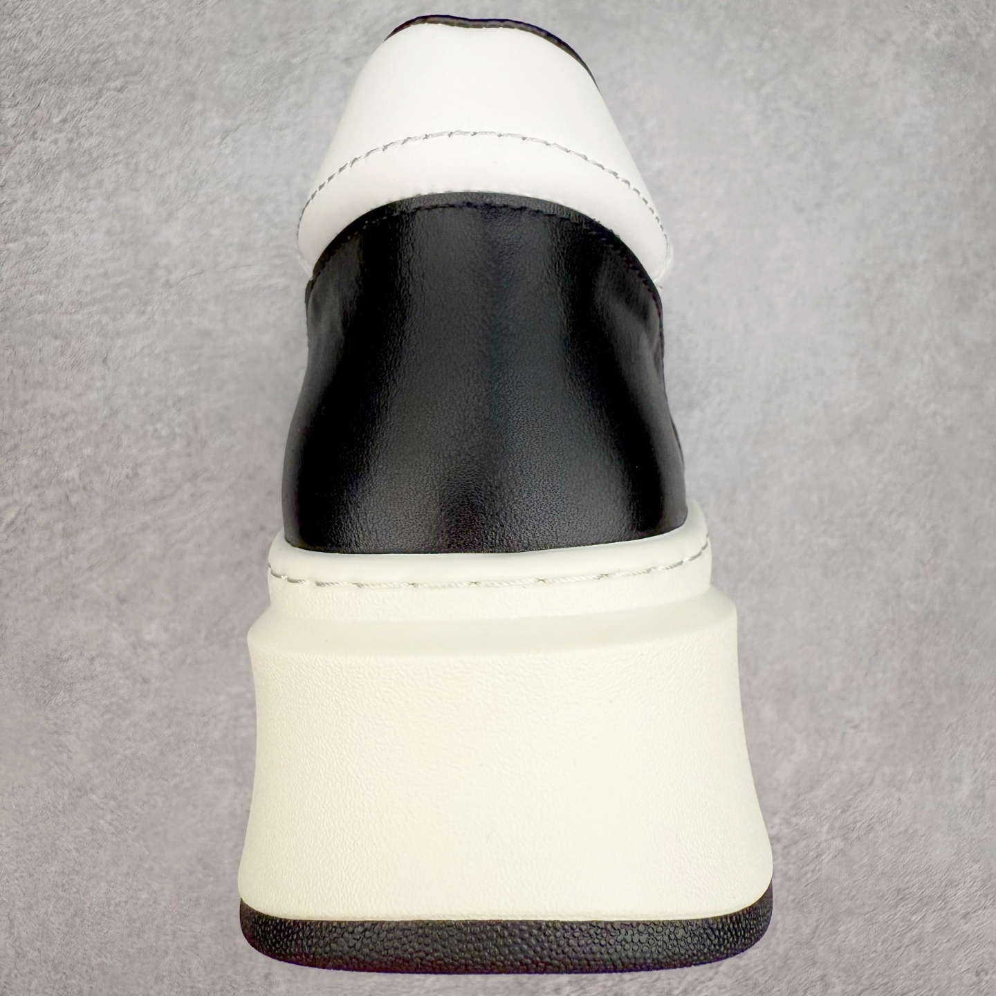 图片[8]-Chanel香奈儿—2025新款 熊猫厚底增高休闲鞋 专柜顶级休闲款运动鞋 这款经典设计；鞋面头层牛皮 多种工艺风格；大底时尚厚底增高，不平凡的拥入了多种配色元素 多元化混搭非常好看百搭，休闲，时尚，运动，户外都能兼顾…… ꫛꫀꪝ Go➫ 材料： ❶鞋面采用： 原版进口牛皮 ❷内里采用： 原版进口透气网 ❸大底根据： 原版TPU组合大底 专柜精品包装全套女 35–39-选品中心