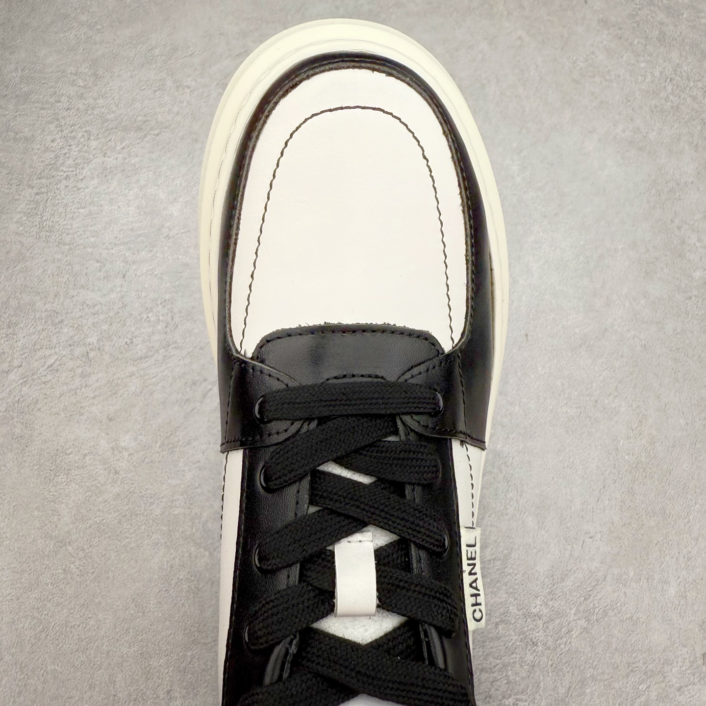 图片[4]-Chanel香奈儿—2025新款 熊猫厚底增高休闲鞋 专柜顶级休闲款运动鞋 这款经典设计；鞋面头层牛皮 多种工艺风格；大底时尚厚底增高，不平凡的拥入了多种配色元素 多元化混搭非常好看百搭，休闲，时尚，运动，户外都能兼顾…… ꫛꫀꪝ Go➫ 材料： ❶鞋面采用： 原版进口牛皮 ❷内里采用： 原版进口透气网 ❸大底根据： 原版TPU组合大底 专柜精品包装全套女 35–39-选品中心