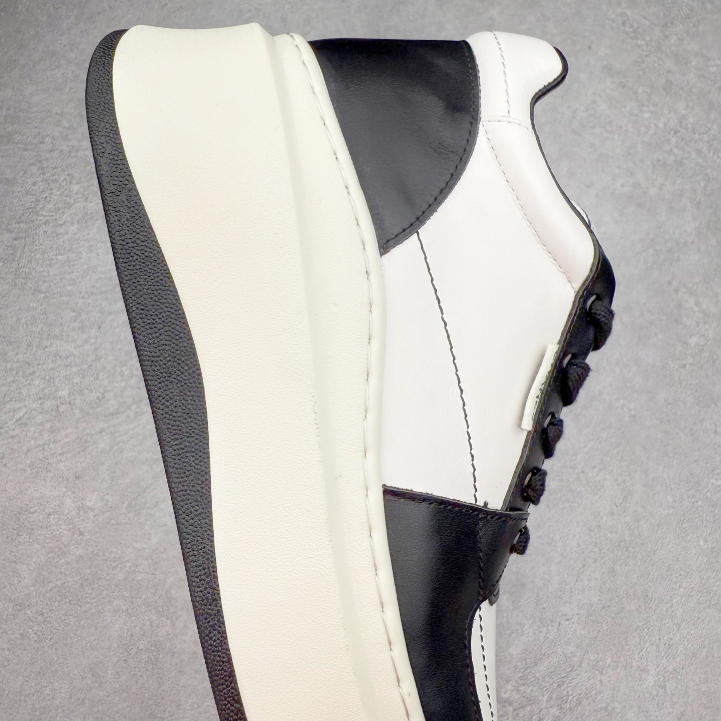 图片[6]-Chanel香奈儿—2025新款 熊猫厚底增高休闲鞋 专柜顶级休闲款运动鞋 这款经典设计；鞋面头层牛皮 多种工艺风格；大底时尚厚底增高，不平凡的拥入了多种配色元素 多元化混搭非常好看百搭，休闲，时尚，运动，户外都能兼顾…… ꫛꫀꪝ Go➫ 材料： ❶鞋面采用： 原版进口牛皮 ❷内里采用： 原版进口透气网 ❸大底根据： 原版TPU组合大底 专柜精品包装全套女 35–39-选品中心