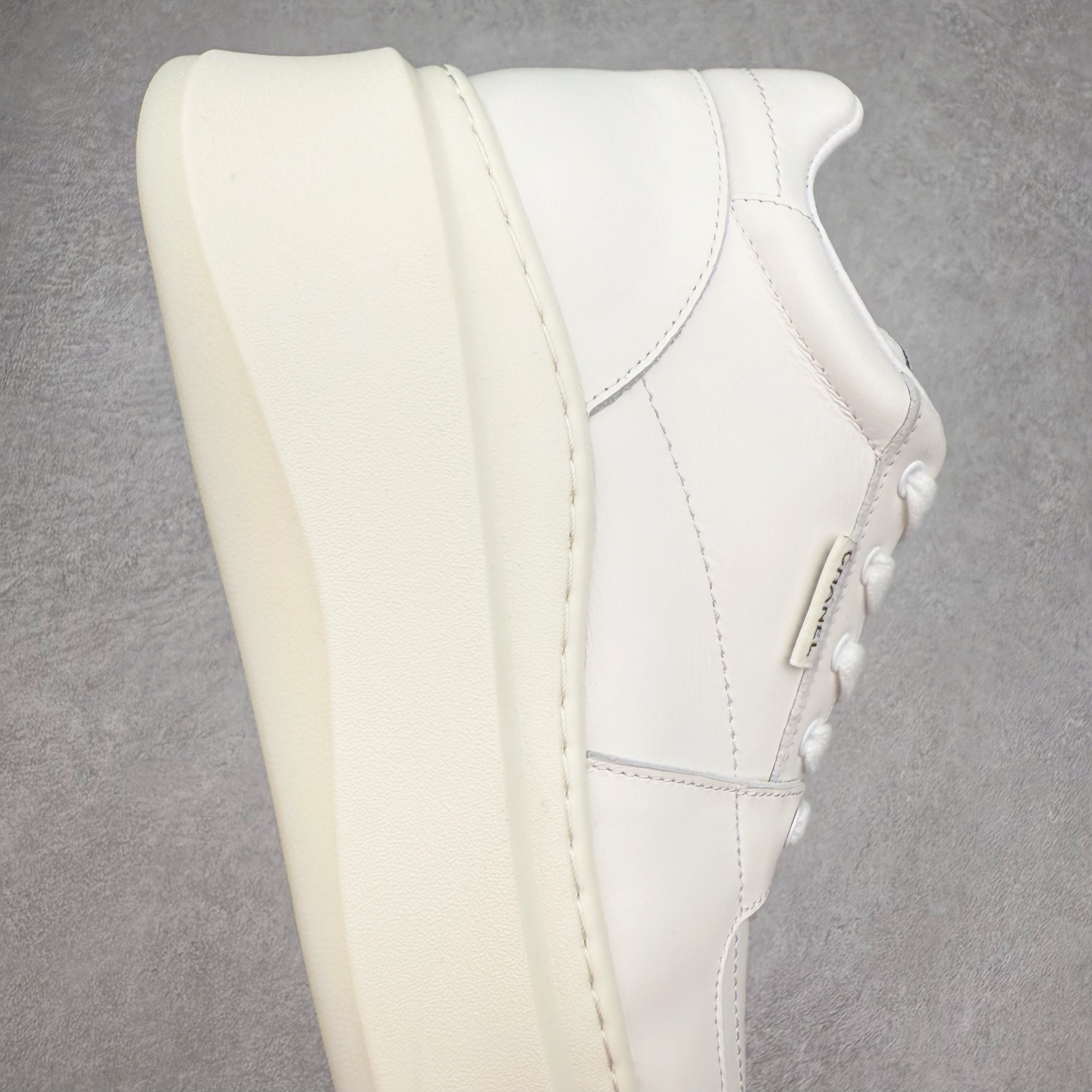 图片[6]-Chanel香奈儿—2025新款 熊猫厚底增高休闲鞋 专柜顶级休闲款运动鞋 这款经典设计；鞋面头层牛皮 多种工艺风格；大底时尚厚底增高，不平凡的拥入了多种配色元素 多元化混搭非常好看百搭，休闲，时尚，运动，户外都能兼顾…… ꫛꫀꪝ Go➫ 材料： ❶鞋面采用： 原版进口牛皮 ❷内里采用： 原版进口透气网 ❸大底根据： 原版TPU组合大底 专柜精品包装全套女 35–39-选品中心