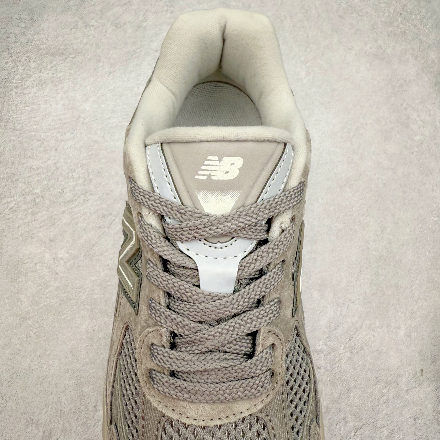 图片[5]-＃DT New Balance NB2010系列新百伦经典复古休闲运动板鞋 以ENCAP中底配以升级版 N-ERGY缓震物料 鞋面则采用特色的柔软麂皮搭以NewBalance经典的尼龙网布 低调中还原跑鞋本真 更年轻化的设计理念与材质 让新世代青年得以用全新视角体验经典鞋款的传奇魅力 货号：U2010NB13731 尺码：36 37 37.5 38 38.5 39.5 40 40.5 41.5 42 42.5 43 44-选品中心