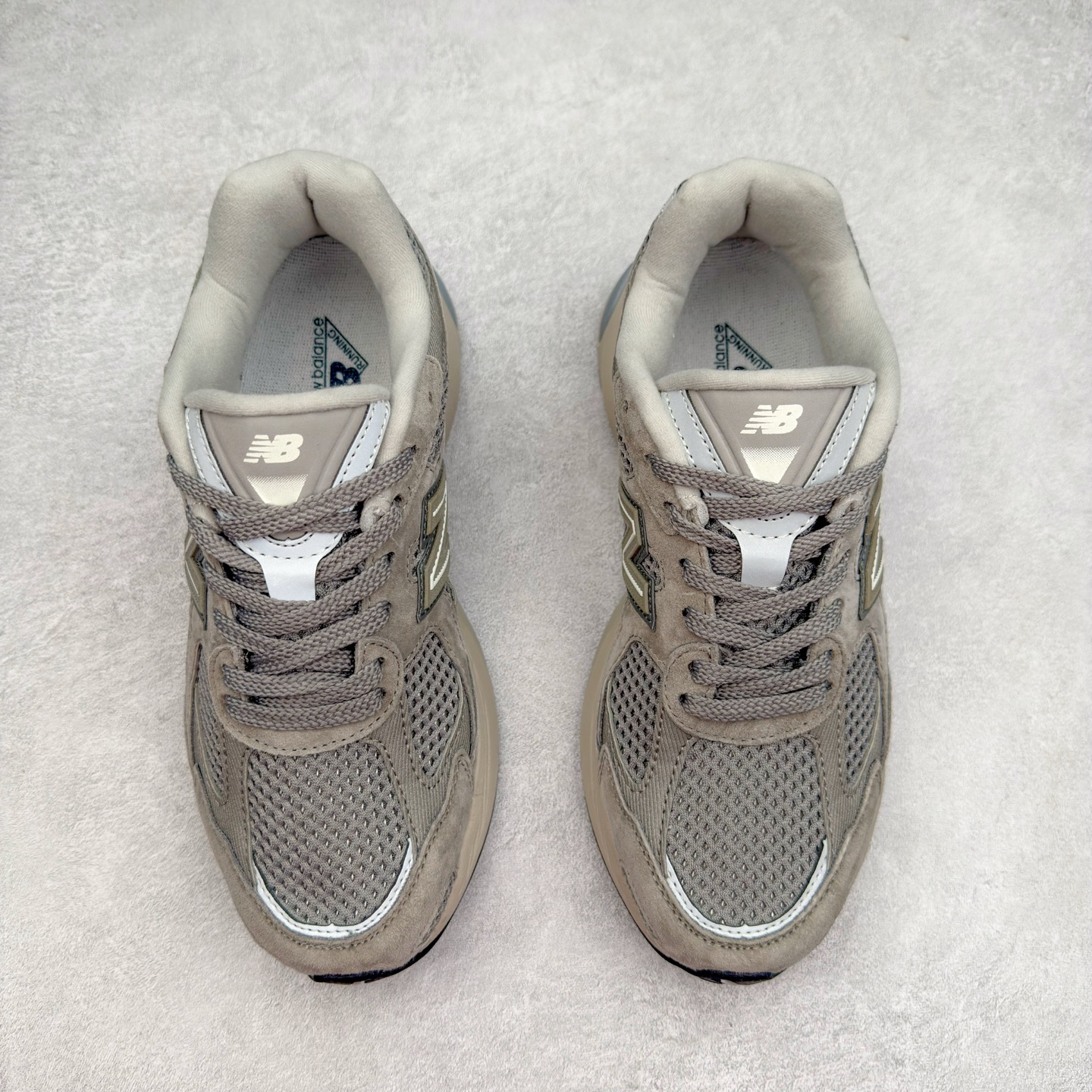 图片[2]-＃DT New Balance NB2010系列新百伦经典复古休闲运动板鞋 以ENCAP中底配以升级版 N-ERGY缓震物料 鞋面则采用特色的柔软麂皮搭以NewBalance经典的尼龙网布 低调中还原跑鞋本真 更年轻化的设计理念与材质 让新世代青年得以用全新视角体验经典鞋款的传奇魅力 货号：U2010NB13731 尺码：36 37 37.5 38 38.5 39.5 40 40.5 41.5 42 42.5 43 44-选品中心