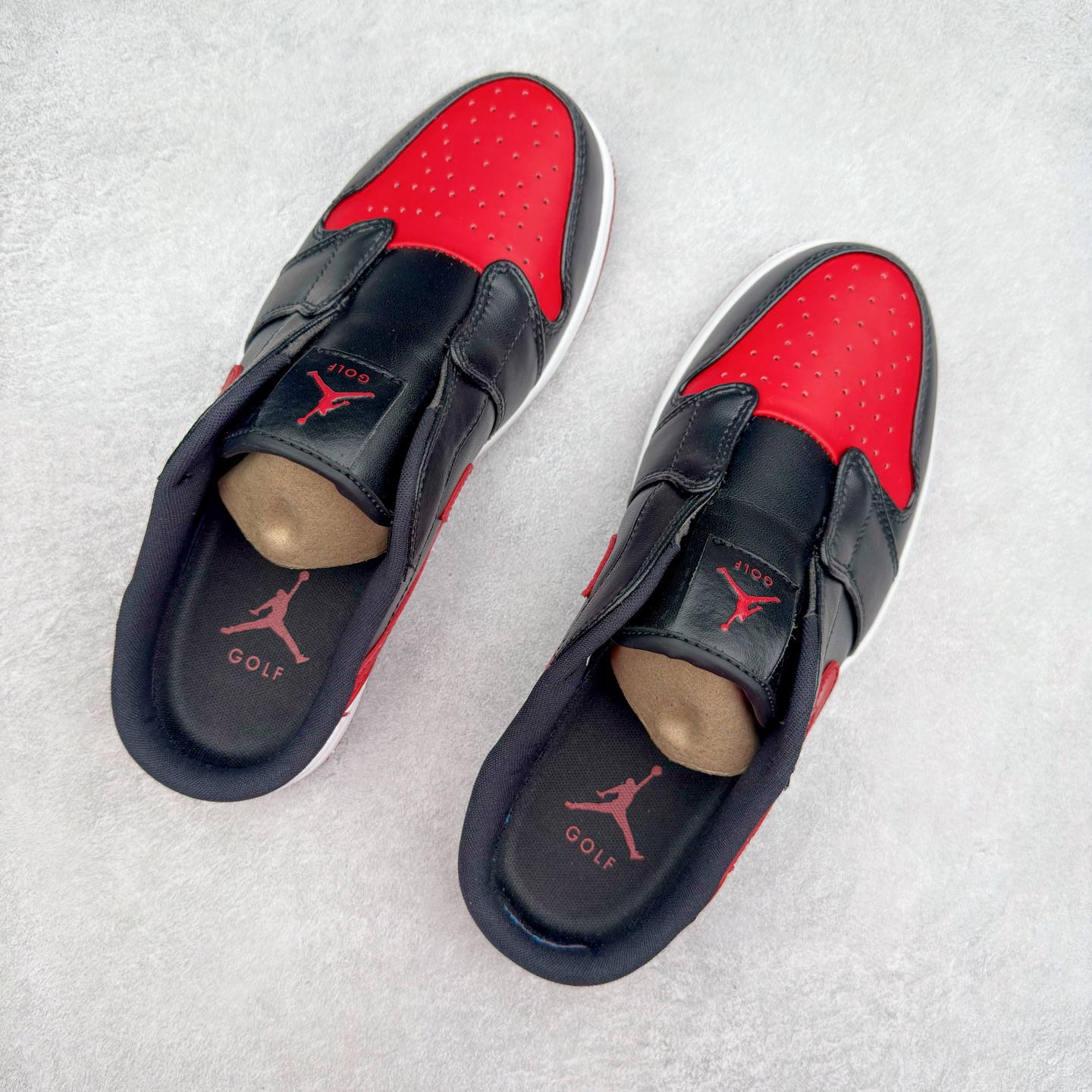 图片[3]-＃K版 Air Jordan AJ1 Low 低帮 半拖黑红 FJ1214-001 全新流水线出品 DT版本唯一平替选择 市场第二梯队最强版 全部原鞋开发 原楦原纸板开发 全鞋电脑针车 原厂内置全掌气垫 原盒内在原标 唯一Zp原版鞋带绑法 免检产品 全新2022版型 全头层皮料 完美零毛边处理 原厂配置全掌气垫 价格定位良心 几十个配色陆续出货 实拍调校N版已经零色差零失真 百分百还原实物色彩所见即所得 不存在货不对板色差等低级问题 选购参考实物拍摄 不混卖不参货 只用心做好货严格选品 承诺混一赔十 尺码：36 36.5 37.5 38 38.5 39 40 40.5 41 42 42.5 43 44 44.5 45-选品中心