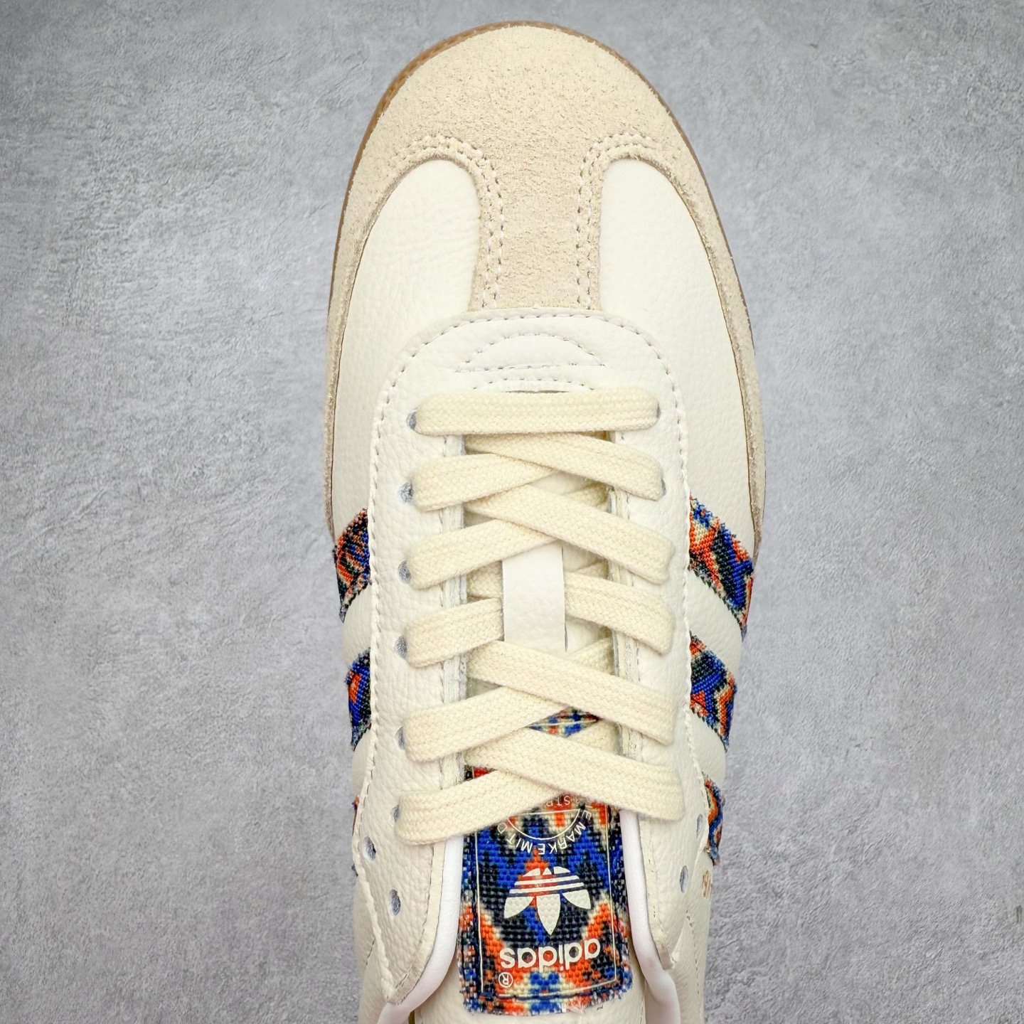 图片[4]-AD Original Samba OG 复古经典轻便板鞋 JQ0014 这款桑巴鞋展示了高质量的工艺 带有装饰的超锁缝制和无缝的手感 柔软、柔软的皮革造型和标志性的3条纹完成了精致的外观 正规合身鞋带 鞋面上有绒面鞋垫 橡胶鞋底 享受正畸套筒软感 自50年代首次亮相以来就一直在赢得粉丝的青睐 尺码：36 36.5 37.5 38 38.5 39 40 40.5 41 42 42.5 43 44 44.5 45-选品中心