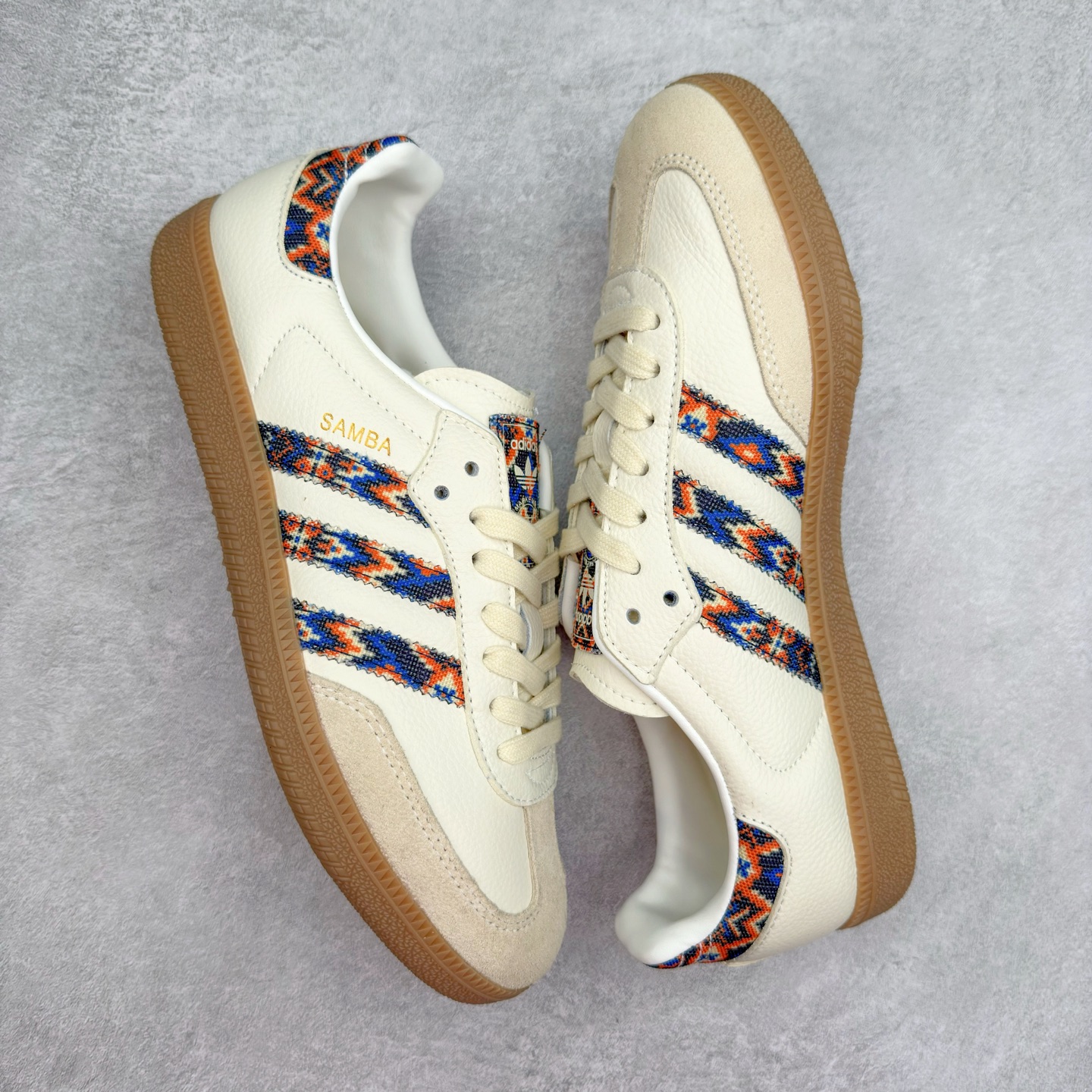 图片[3]-AD Original Samba OG 复古经典轻便板鞋 JQ0014 这款桑巴鞋展示了高质量的工艺 带有装饰的超锁缝制和无缝的手感 柔软、柔软的皮革造型和标志性的3条纹完成了精致的外观 正规合身鞋带 鞋面上有绒面鞋垫 橡胶鞋底 享受正畸套筒软感 自50年代首次亮相以来就一直在赢得粉丝的青睐 尺码：36 36.5 37.5 38 38.5 39 40 40.5 41 42 42.5 43 44 44.5 45-选品中心