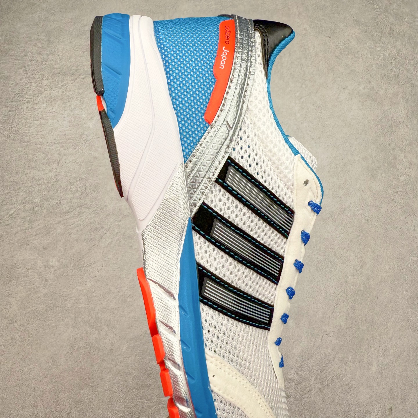 图片[6]-AD Originals Neftenga x WALES BONNER 舒适柔软防滑耐磨低帮生活休闲鞋 经典低帮设计和橡胶外底 采用舒爽尼龙鞋面 革饰面和皮革细节 搭载着 Ecotex 鞋舌 更添质感 EVA 中底设计助你舒适出行 兼具舒适性和结构感 搭载Lightstrike科技 为步伐注入活力 G41401 尺码：36 36.5 37.5 38 38.5 39 40 40.5 41 42 42.5 43 44 44.5 45-选品中心