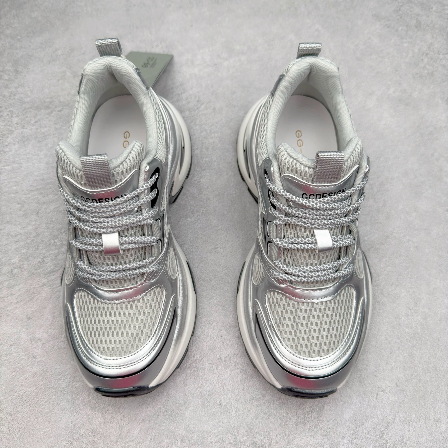 图片[2]-GG-CC【周也同款】星际航行 银色 银角大王厚底增高休闲运动鞋老爹鞋 #广东大厂品质 25ss春季新款 春日踏青舒适度和少女感 银灰配色好温柔 柔软有弹性的厚底增高 GGCC增加舒适度显腿长的6.5cm增高 长时间走路和站立都不累脚舒适度和少女感 不管怎么搭都好看 尺码：35 36 37 38 39 40-选品中心