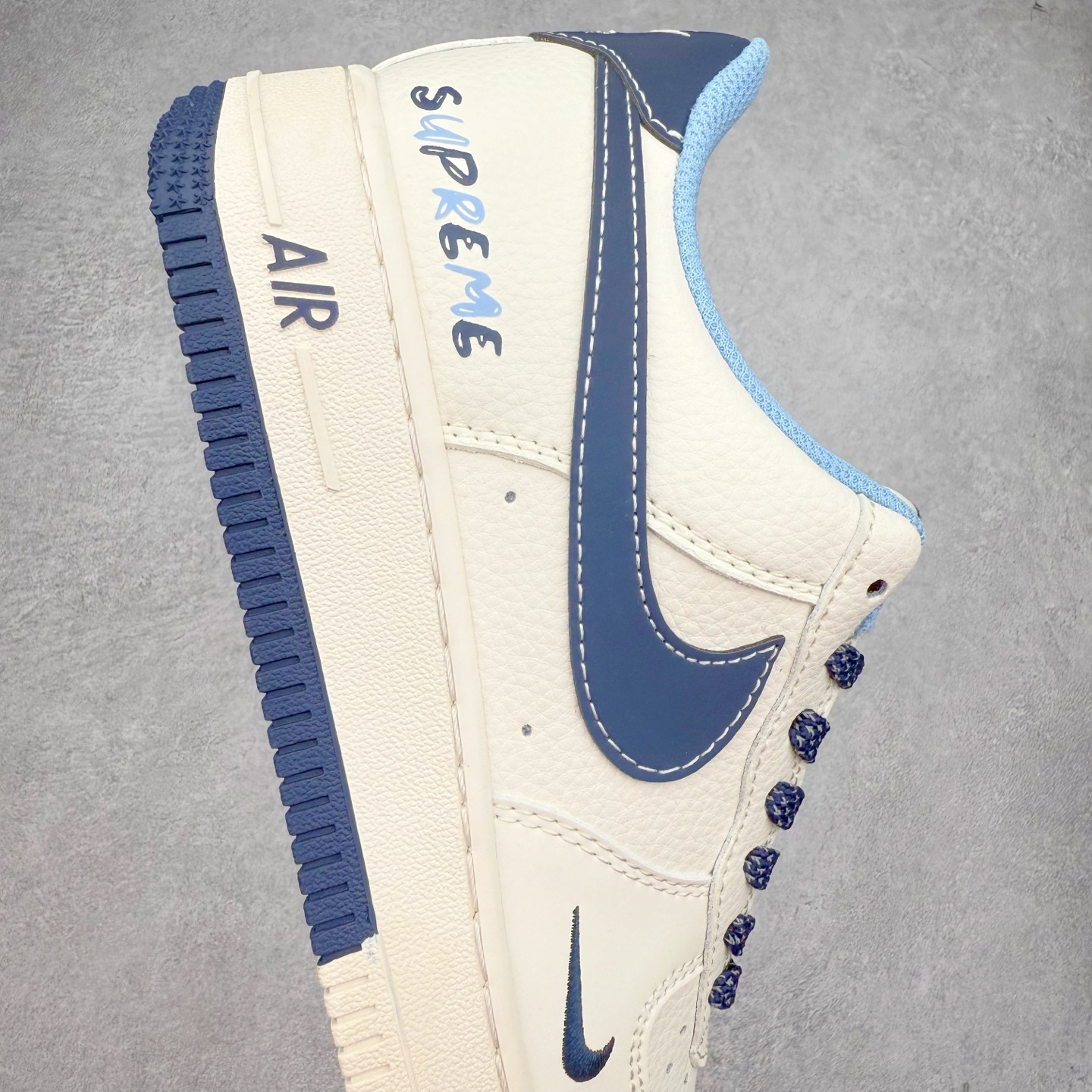 图片[6]-NK Air Force 1´07 Low 空军一号低帮百搭休闲运动板鞋 XS1958-565 柔软、弹性十足的缓震性能和出色的中底设计 横跨复古与现代的外型结合 造就出风靡全球 三十多年的Force 1 直到今天还深受青睐 实拍调校N版已经零色差零失真 百分百还原实物色彩所见即所得 不存在货不对板色差等低级问题 选购参考实物拍摄 不混卖不参货 只用心做好货严格选品 承诺混一赔十 尺码：36 36.5 37.5 38 38.5 39 40 40.5 41 42 42.5 43 44 44.5 45-选品中心