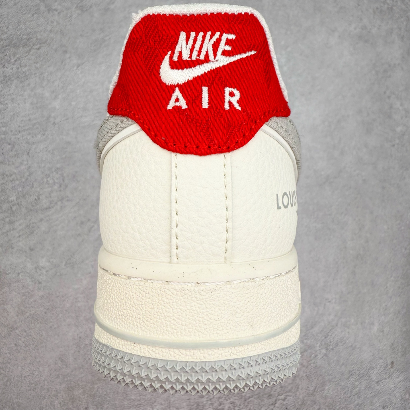 图片[8]-NK Air Force 1´07 Low 空军一号低帮百搭休闲运动板鞋 XX3168-135 柔软、弹性十足的缓震性能和出色的中底设计 横跨复古与现代的外型结合 造就出风靡全球 三十多年的Force 1 直到今天还深受青睐 实拍调校N版已经零色差零失真 百分百还原实物色彩所见即所得 不存在货不对板色差等低级问题 选购参考实物拍摄 不混卖不参货 只用心做好货严格选品 承诺混一赔十 尺码：36 36.5 37.5 38 38.5 39 40 40.5 41 42 42.5 43 44 44.5 45-选品中心