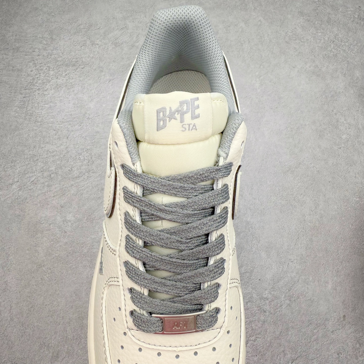 图片[5]-NK Air Force 1´07 Low 空军一号低帮百搭休闲运动板鞋 HH7518-065 柔软、弹性十足的缓震性能和出色的中底设计 横跨复古与现代的外型结合 造就出风靡全球 三十多年的Force 1 直到今天还深受青睐 实拍调校N版已经零色差零失真 百分百还原实物色彩所见即所得 不存在货不对板色差等低级问题 选购参考实物拍摄 不混卖不参货 只用心做好货严格选品 承诺混一赔十 尺码：36 36.5 37.5 38 38.5 39 40 40.5 41 42 42.5 43 44 44.5 45-选品中心