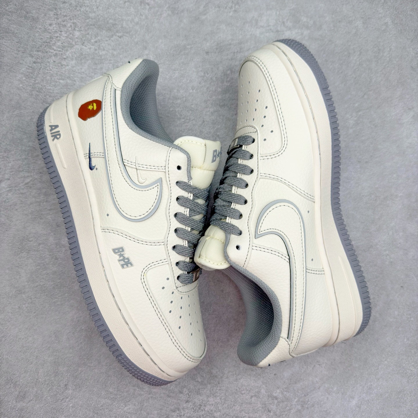 图片[3]-NK Air Force 1´07 Low 空军一号低帮百搭休闲运动板鞋 HH7518-065 柔软、弹性十足的缓震性能和出色的中底设计 横跨复古与现代的外型结合 造就出风靡全球 三十多年的Force 1 直到今天还深受青睐 实拍调校N版已经零色差零失真 百分百还原实物色彩所见即所得 不存在货不对板色差等低级问题 选购参考实物拍摄 不混卖不参货 只用心做好货严格选品 承诺混一赔十 尺码：36 36.5 37.5 38 38.5 39 40 40.5 41 42 42.5 43 44 44.5 45-选品中心