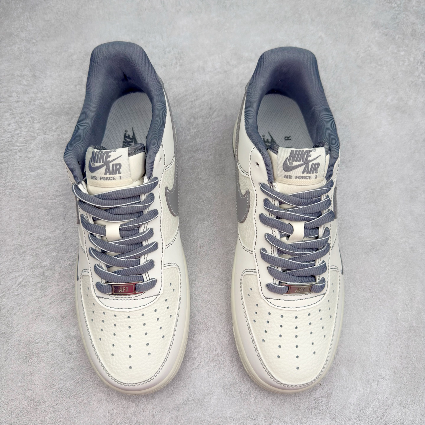 图片[2]-NK Air Force 1´07 Low 空军一号低帮百搭休闲运动板鞋 SC9207-534 柔软、弹性十足的缓震性能和出色的中底设计 横跨复古与现代的外型结合 造就出风靡全球 三十多年的Force 1 直到今天还深受青睐 实拍调校N版已经零色差零失真 百分百还原实物色彩所见即所得 不存在货不对板色差等低级问题 选购参考实物拍摄 不混卖不参货 只用心做好货严格选品 承诺混一赔十 尺码：36 36.5 37.5 38 38.5 39 40 40.5 41 42 42.5 43 44 44.5 45-选品中心