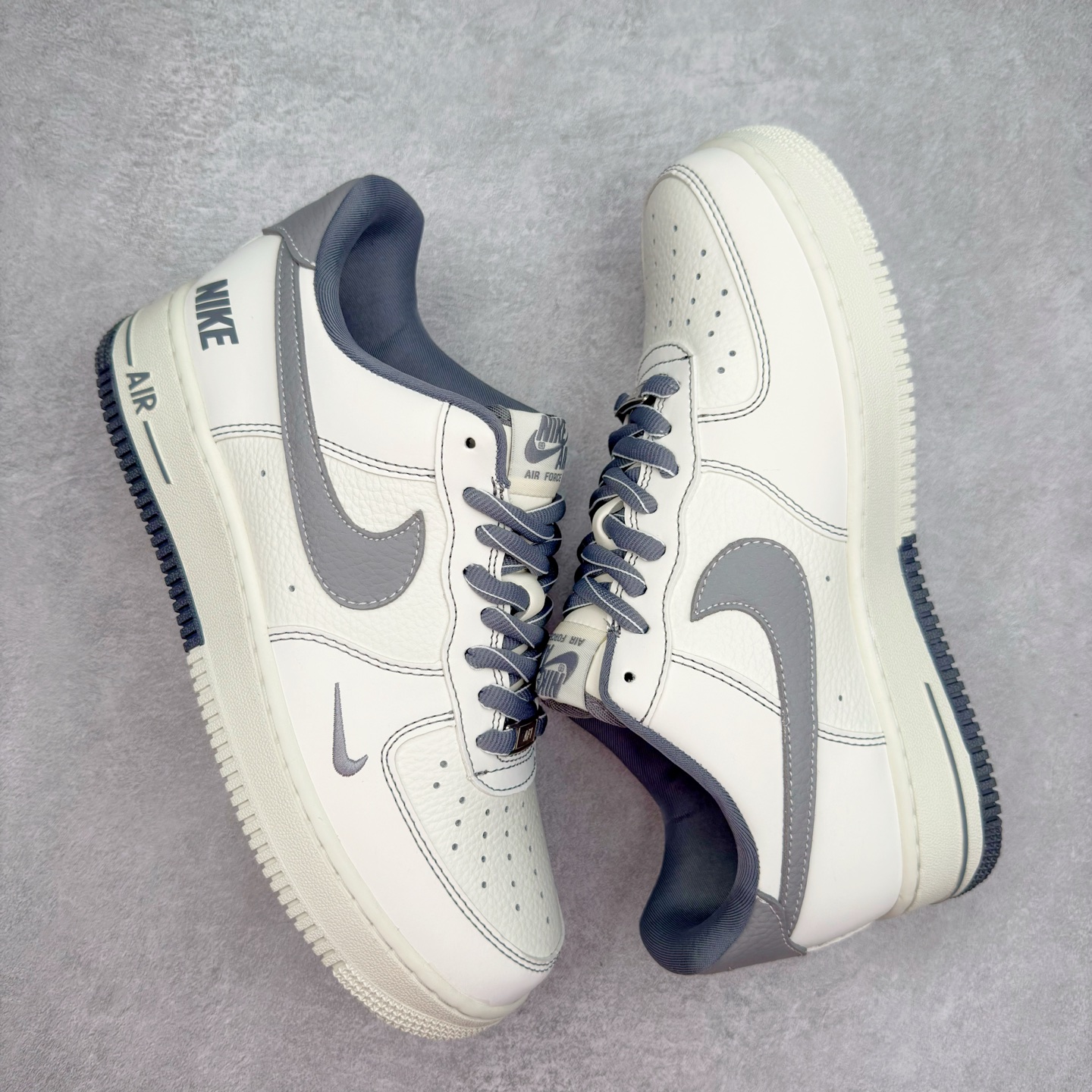 图片[3]-NK Air Force 1´07 Low 空军一号低帮百搭休闲运动板鞋 SC9207-534 柔软、弹性十足的缓震性能和出色的中底设计 横跨复古与现代的外型结合 造就出风靡全球 三十多年的Force 1 直到今天还深受青睐 实拍调校N版已经零色差零失真 百分百还原实物色彩所见即所得 不存在货不对板色差等低级问题 选购参考实物拍摄 不混卖不参货 只用心做好货严格选品 承诺混一赔十 尺码：36 36.5 37.5 38 38.5 39 40 40.5 41 42 42.5 43 44 44.5 45-选品中心