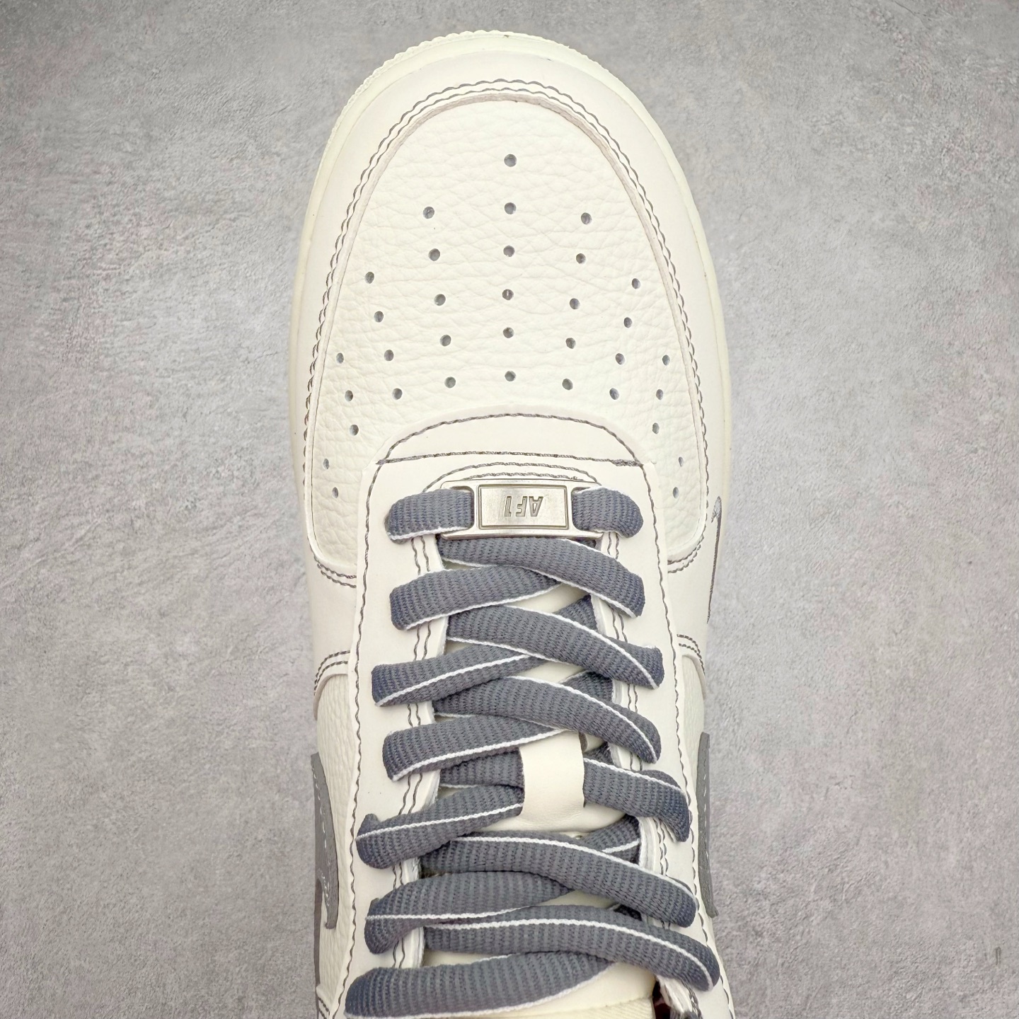 图片[4]-NK Air Force 1´07 Low 空军一号低帮百搭休闲运动板鞋 SC9207-534 柔软、弹性十足的缓震性能和出色的中底设计 横跨复古与现代的外型结合 造就出风靡全球 三十多年的Force 1 直到今天还深受青睐 实拍调校N版已经零色差零失真 百分百还原实物色彩所见即所得 不存在货不对板色差等低级问题 选购参考实物拍摄 不混卖不参货 只用心做好货严格选品 承诺混一赔十 尺码：36 36.5 37.5 38 38.5 39 40 40.5 41 42 42.5 43 44 44.5 45-选品中心