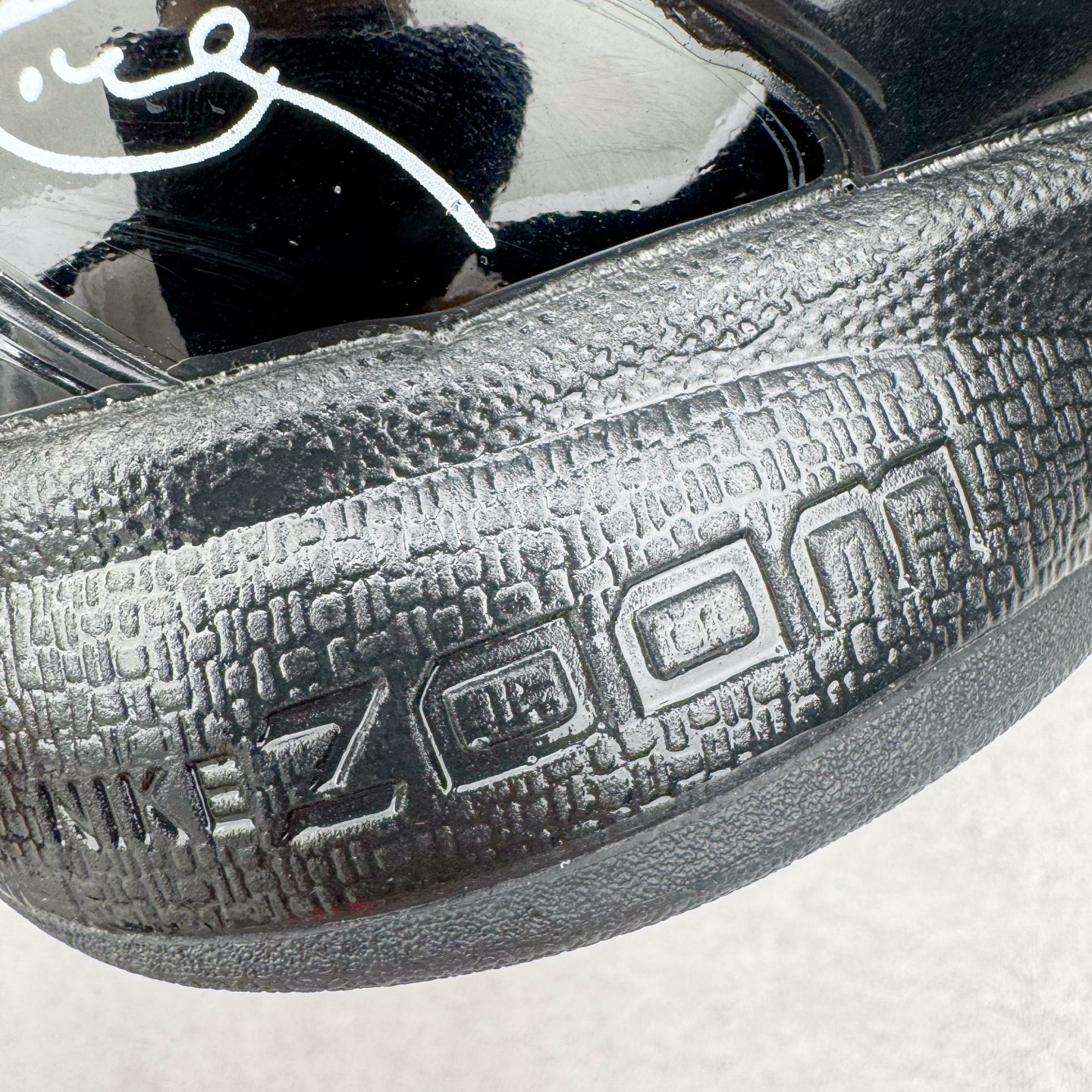 图片[15]-＃纯原 NK Zoom Kobe 6 Protro 科比六代 PE2025-103 圈内顶级批次 完美复刻公司货 前掌超大Zoom Turbo气垫 后掌EVA缓震 真正的原汁原味 还原ZP脚感 全身鞋材卡料色独家定制 唯一正确喷漆工艺Swoosh 正确凹凸蛇鳞工艺 正确鞋面渐变效果 内全置真动飞态线 独立原厂模具 最大尺码达到48.5码 首批不拼图大几率过验 亲测已过 支持各种高强度实战 无需担心 上脚价 补货周期极长 脚宽建议买大半码 科比系列前掌偏窄 不影响二次销售 支持七天无理由退换 尺码：41 42 42.5 43 44 44.5 45 45.5 46 47.5-选品中心