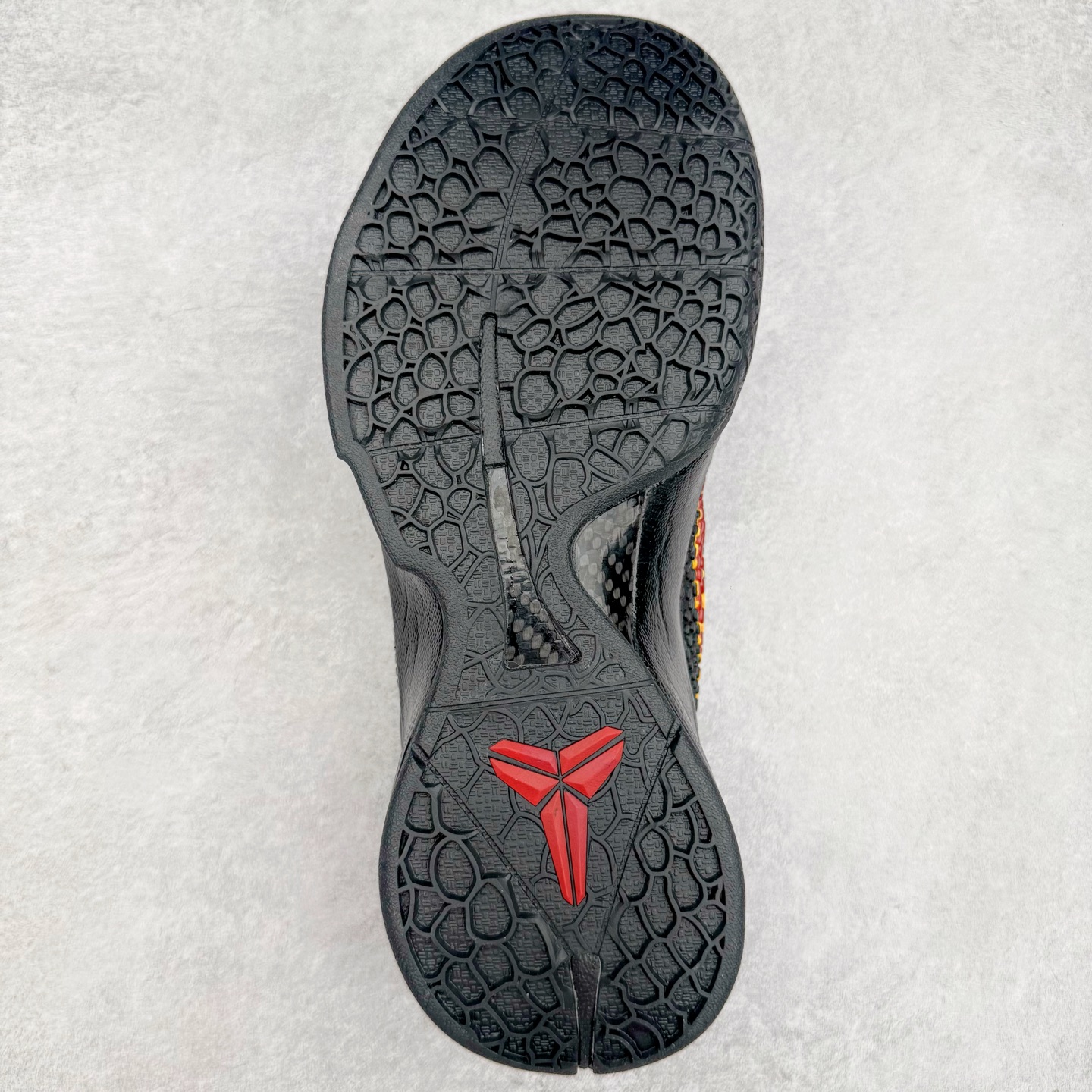 图片[9]-＃纯原 NK Zoom Kobe 6 Protro 科比六代 PE2025-103 圈内顶级批次 完美复刻公司货 前掌超大Zoom Turbo气垫 后掌EVA缓震 真正的原汁原味 还原ZP脚感 全身鞋材卡料色独家定制 唯一正确喷漆工艺Swoosh 正确凹凸蛇鳞工艺 正确鞋面渐变效果 内全置真动飞态线 独立原厂模具 最大尺码达到48.5码 首批不拼图大几率过验 亲测已过 支持各种高强度实战 无需担心 上脚价 补货周期极长 脚宽建议买大半码 科比系列前掌偏窄 不影响二次销售 支持七天无理由退换 尺码：41 42 42.5 43 44 44.5 45 45.5 46 47.5-选品中心