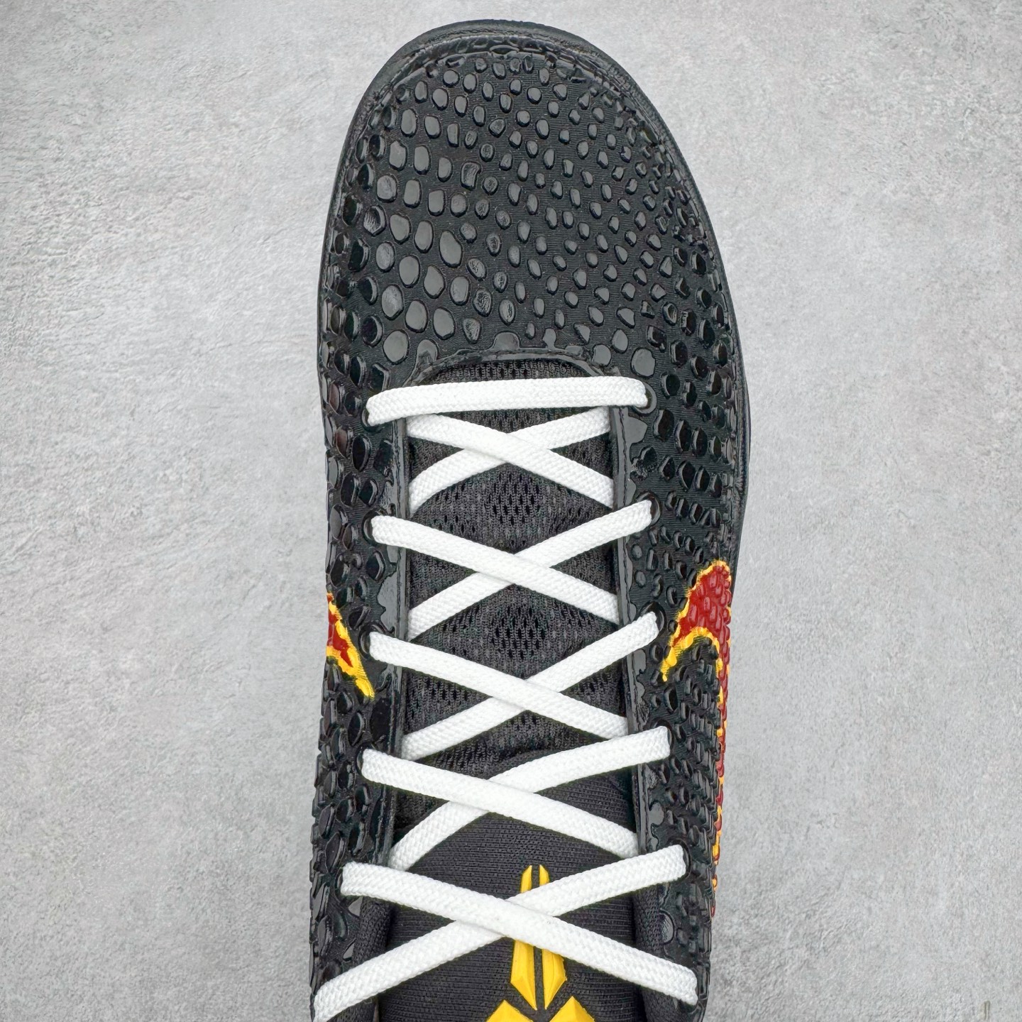 图片[4]-＃纯原 NK Zoom Kobe 6 Protro 科比六代 PE2025-103 圈内顶级批次 完美复刻公司货 前掌超大Zoom Turbo气垫 后掌EVA缓震 真正的原汁原味 还原ZP脚感 全身鞋材卡料色独家定制 唯一正确喷漆工艺Swoosh 正确凹凸蛇鳞工艺 正确鞋面渐变效果 内全置真动飞态线 独立原厂模具 最大尺码达到48.5码 首批不拼图大几率过验 亲测已过 支持各种高强度实战 无需担心 上脚价 补货周期极长 脚宽建议买大半码 科比系列前掌偏窄 不影响二次销售 支持七天无理由退换 尺码：41 42 42.5 43 44 44.5 45 45.5 46 47.5-选品中心