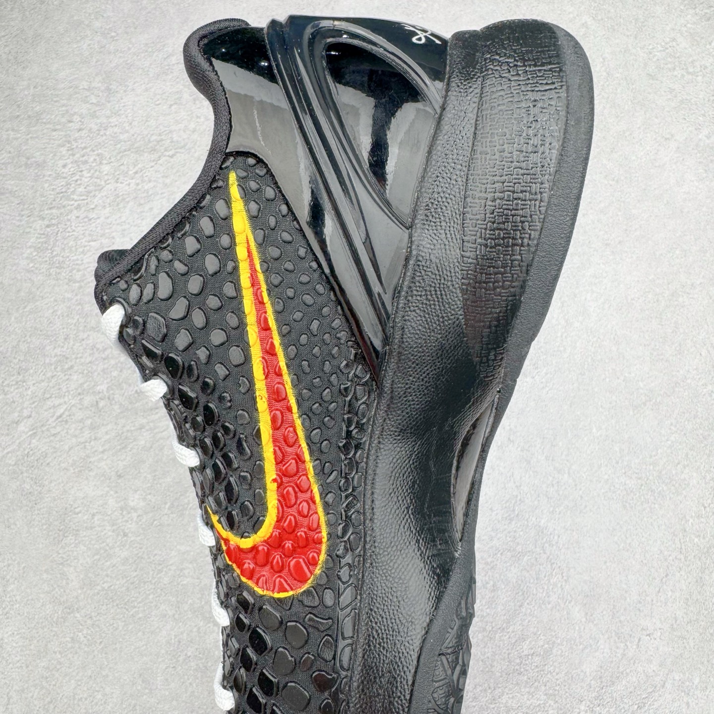 图片[7]-＃纯原 NK Zoom Kobe 6 Protro 科比六代 PE2025-103 圈内顶级批次 完美复刻公司货 前掌超大Zoom Turbo气垫 后掌EVA缓震 真正的原汁原味 还原ZP脚感 全身鞋材卡料色独家定制 唯一正确喷漆工艺Swoosh 正确凹凸蛇鳞工艺 正确鞋面渐变效果 内全置真动飞态线 独立原厂模具 最大尺码达到48.5码 首批不拼图大几率过验 亲测已过 支持各种高强度实战 无需担心 上脚价 补货周期极长 脚宽建议买大半码 科比系列前掌偏窄 不影响二次销售 支持七天无理由退换 尺码：41 42 42.5 43 44 44.5 45 45.5 46 47.5-选品中心