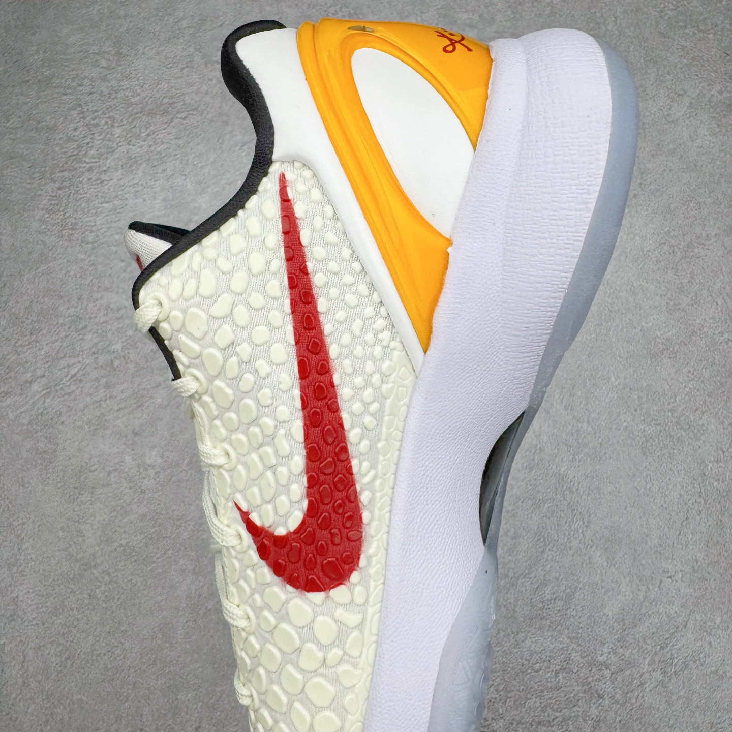 图片[7]-＃纯原 NK Zoom Kobe 6 Protro 科比六代 PE2025-103 圈内顶级批次 完美复刻公司货 前掌超大Zoom Turbo气垫 后掌EVA缓震 真正的原汁原味 还原ZP脚感 全身鞋材卡料色独家定制 唯一正确喷漆工艺Swoosh 正确凹凸蛇鳞工艺 正确鞋面渐变效果 内全置真动飞态线 独立原厂模具 最大尺码达到48.5码 首批不拼图大几率过验 亲测已过 支持各种高强度实战 无需担心 上脚价 补货周期极长 脚宽建议买大半码 科比系列前掌偏窄 不影响二次销售 支持七天无理由退换 尺码：41 42 42.5 43 44 44.5 45 45.5 46 47.5-选品中心