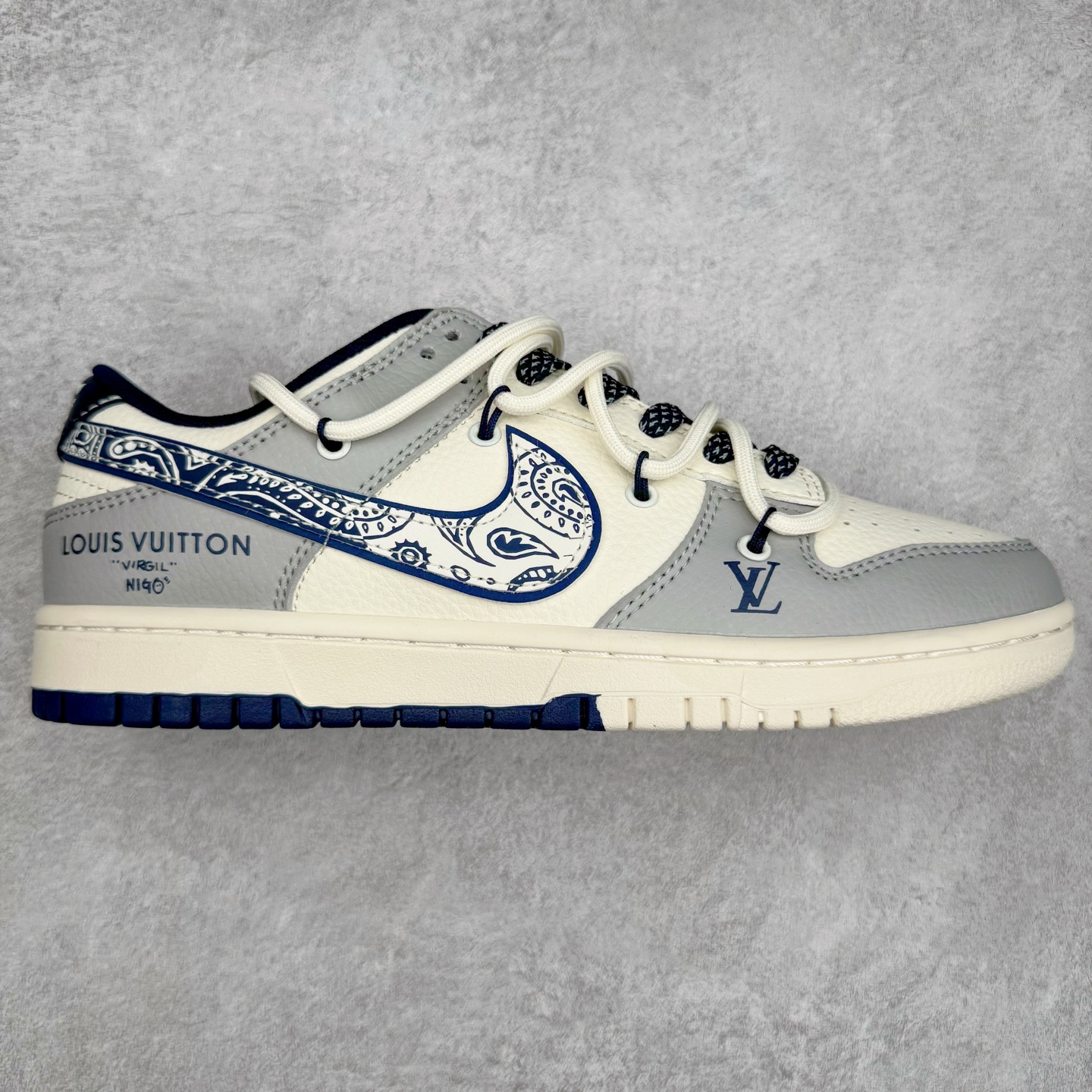 NK Dunk Low 定制配色 DM6868-074 大厂出品 极力推荐 原装头层材料 独家版型蒸餾加工帶來的是更好的视觉和脚感体验大厂纯原品质出货 清洁度 电绣工艺 皮料切割干净无任何毛边 细节完美 实拍调校N版已经零色差零失真 百分百还原实物色彩所见即所得 不存在货不对板色差等低级问题 选购参考实物拍摄 不混卖不参货 只用心做好货严格选品 承诺混一赔十 尺码：36 36.5 37.5 38 38.5 39 40 40.5 41 42 42.5 43 44 44.5 45-选品中心