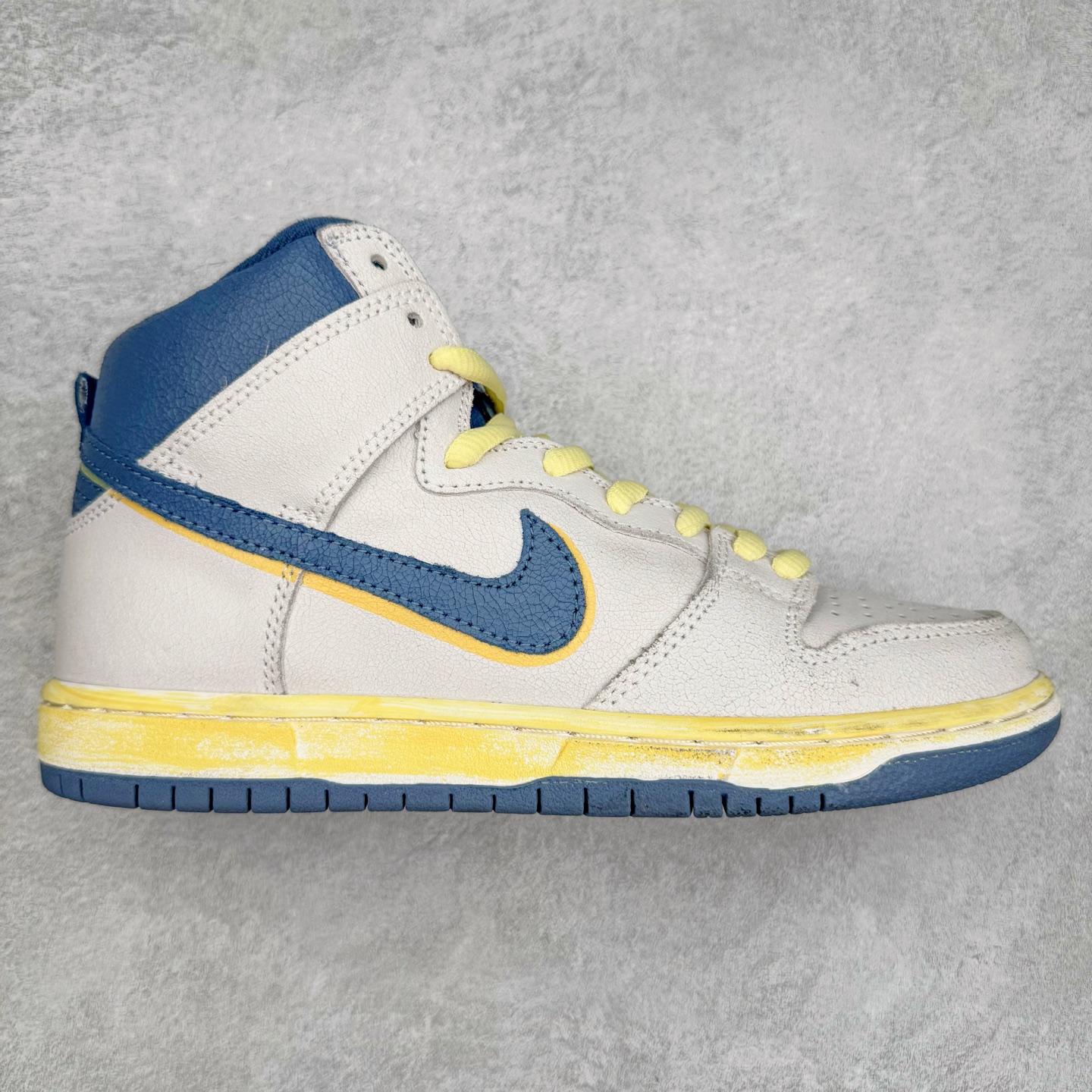 图片[4]-＃纯原特价福利 NK SB Dunk Low 系列 注意价格再次下调 之前3XX的东西 白菜价终极捡漏 全套原楦原模倾力打造完美版型 原厂Sadesa D7 皮料 细纹排气孔完全一致 独家原厂航空铝磨具打磨大底 鞋头坡度极致还原 无解鞋型 原盒原配 圈内天花板工艺 原厂冲刀 超高清洁度 全鞋零毛边皮料切割 采用原厂百宏鞋带以及原厂百宏织唛舌标 内标可供原厂几率过验 原厂中底布点胶 原厂中底布拉帮走线遵循公司 实拍调校N版已经零色差零失真 百分百还原实物色彩所见即所得 不存在货不对板色差等低级问题 选购参考实物拍摄 不混卖不参货 只用心做好货严格选品 承诺混一赔十 尺码：35.5 36 36.5 37.5 38 38.5 39 40 40.5 41 42 42.5 43 44 44.5 45 46-选品中心