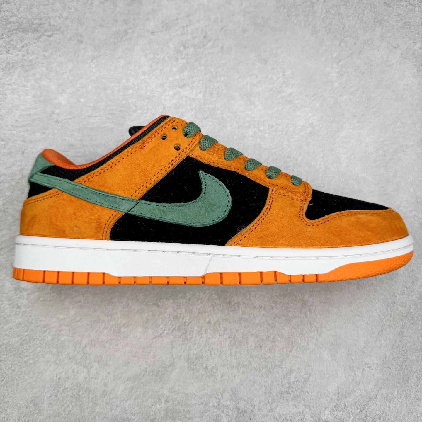 图片[8]-＃纯原特价福利 NK SB Dunk Low 系列 注意价格再次下调 之前3XX的东西 白菜价终极捡漏 全套原楦原模倾力打造完美版型 原厂Sadesa D7 皮料 细纹排气孔完全一致 独家原厂航空铝磨具打磨大底 鞋头坡度极致还原 无解鞋型 原盒原配 圈内天花板工艺 原厂冲刀 超高清洁度 全鞋零毛边皮料切割 采用原厂百宏鞋带以及原厂百宏织唛舌标 内标可供原厂几率过验 原厂中底布点胶 原厂中底布拉帮走线遵循公司 实拍调校N版已经零色差零失真 百分百还原实物色彩所见即所得 不存在货不对板色差等低级问题 选购参考实物拍摄 不混卖不参货 只用心做好货严格选品 承诺混一赔十 尺码：35.5 36 36.5 37.5 38 38.5 39 40 40.5 41 42 42.5 43 44 44.5 45 46-选品中心