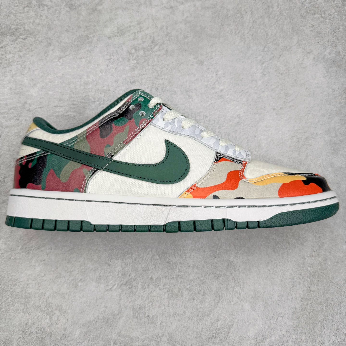 图片[4]-＃纯原特价福利 NK SB Dunk Low 系列 注意价格再次下调 之前3XX的东西 白菜价终极捡漏 全套原楦原模倾力打造完美版型 原厂Sadesa D7 皮料 细纹排气孔完全一致 独家原厂航空铝磨具打磨大底 鞋头坡度极致还原 无解鞋型 原盒原配 圈内天花板工艺 原厂冲刀 超高清洁度 全鞋零毛边皮料切割 采用原厂百宏鞋带以及原厂百宏织唛舌标 内标可供原厂几率过验 原厂中底布点胶 原厂中底布拉帮走线遵循公司 实拍调校N版已经零色差零失真 百分百还原实物色彩所见即所得 不存在货不对板色差等低级问题 选购参考实物拍摄 不混卖不参货 只用心做好货严格选品 承诺混一赔十 尺码：35.5 36 36.5 37.5 38 38.5 39 40 40.5 41 42 42.5 43 44 44.5 45 46-选品中心