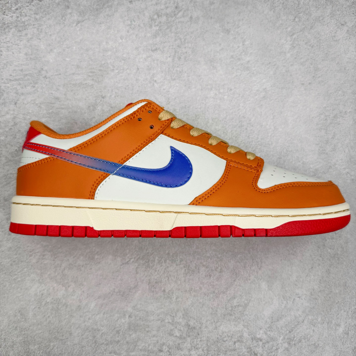 图片[9]-＃纯原特价福利 NK SB Dunk Low 系列 注意价格再次下调 之前3XX的东西 白菜价终极捡漏 全套原楦原模倾力打造完美版型 原厂Sadesa D7 皮料 细纹排气孔完全一致 独家原厂航空铝磨具打磨大底 鞋头坡度极致还原 无解鞋型 原盒原配 圈内天花板工艺 原厂冲刀 超高清洁度 全鞋零毛边皮料切割 采用原厂百宏鞋带以及原厂百宏织唛舌标 内标可供原厂几率过验 原厂中底布点胶 原厂中底布拉帮走线遵循公司 实拍调校N版已经零色差零失真 百分百还原实物色彩所见即所得 不存在货不对板色差等低级问题 选购参考实物拍摄 不混卖不参货 只用心做好货严格选品 承诺混一赔十 尺码：35.5 36 36.5 37.5 38 38.5 39 40 40.5 41 42 42.5 43 44 44.5 45 46-选品中心