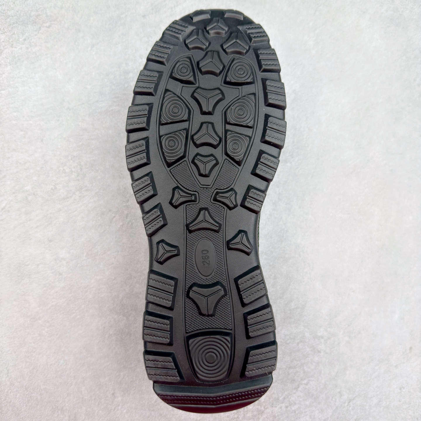 图片[9]-ECCO爱步新款户外鞋缓震耐磨越野跑鞋男健步BIOMC系列 鞋面采用臻选牛皮，质感丰富 脚感柔软舒适贴合的穿着体验 直接注塑工艺连接鞋面与鞋底 一体成型，合脚稳固 自然律动科技，符合人体工学鞋楦 贴近足部天然形态 橡胶外底，适应多种地形，提供强劲抓地力与耐磨性 灵活稳定 越野无束 尺码：38 39 40 41 42 43 44 （皮鞋码）-选品中心